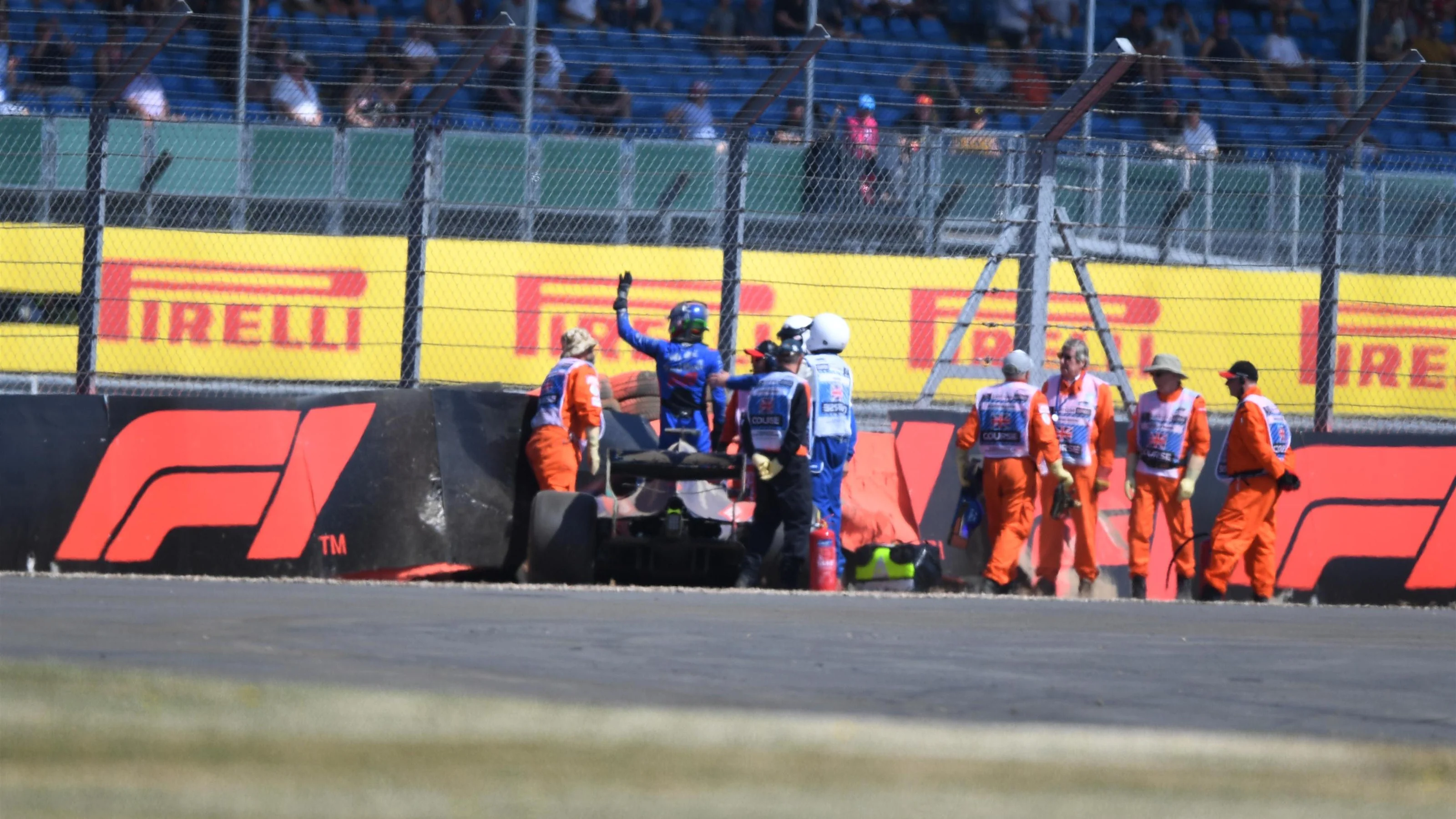 Brendon Hartley (NZL) Scuderia Toro Rosso STR13 waves to the crowd after crashing in FP3 at Formula