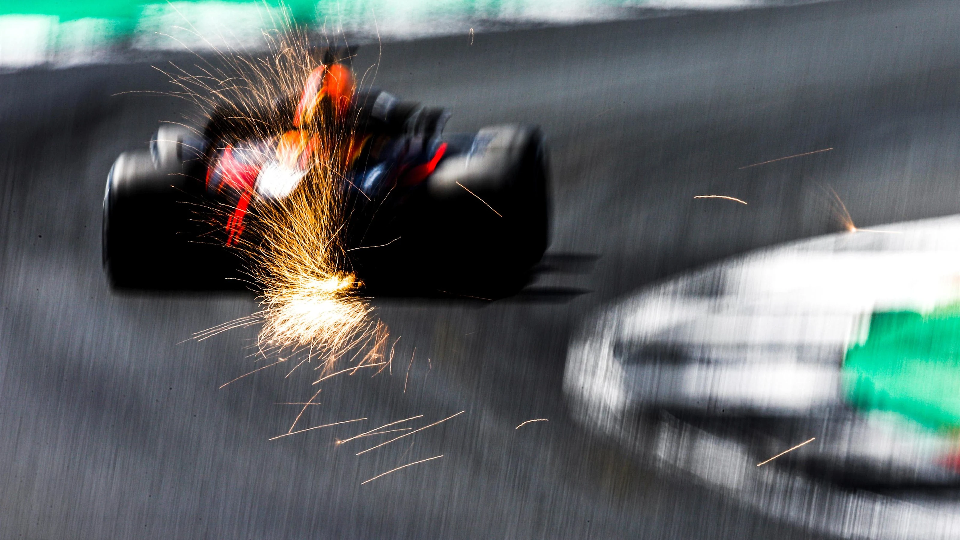 Daniel Ricciardo (AUS) Red Bull Racing RB14 sparks at Formula One World Championship, Rd10, British