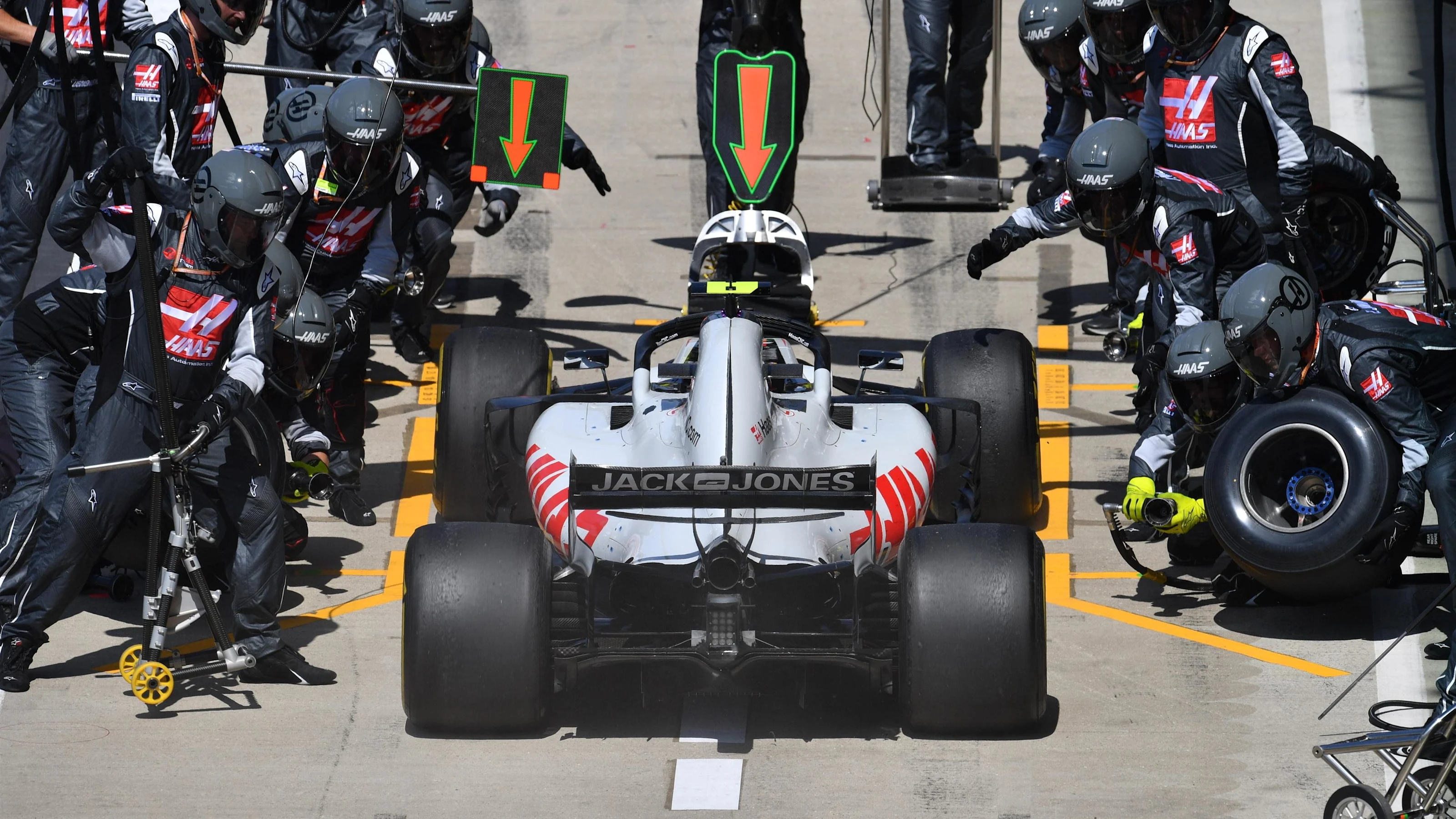 Kevin Magnussen (DEN) Haas VF-18 pit stop at Formula One World Championship, Rd10, British Grand