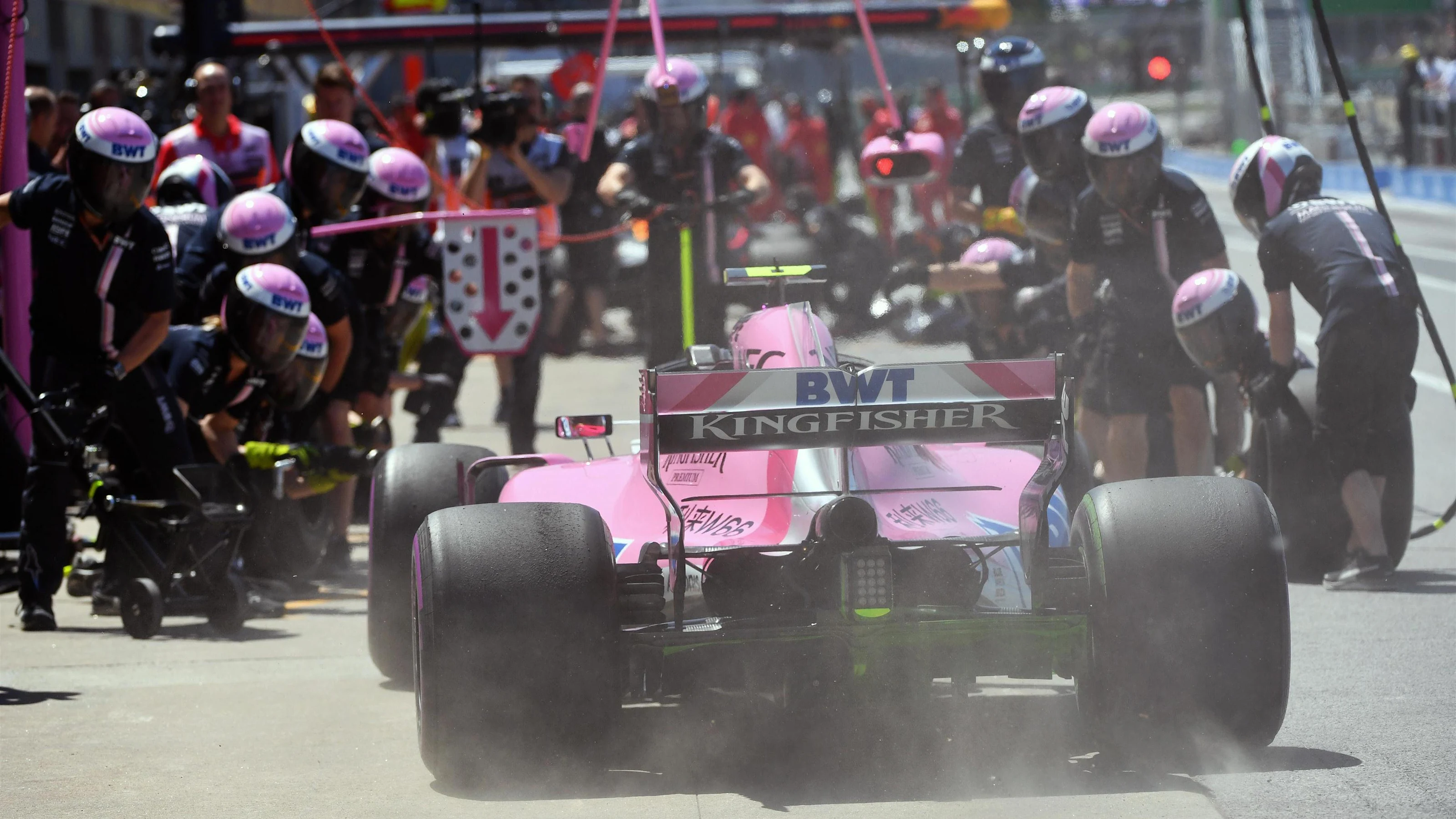 Esteban Ocon (FRA) Force India VJM11 pit stop at Formula One World Championship, Rd7, Canadian