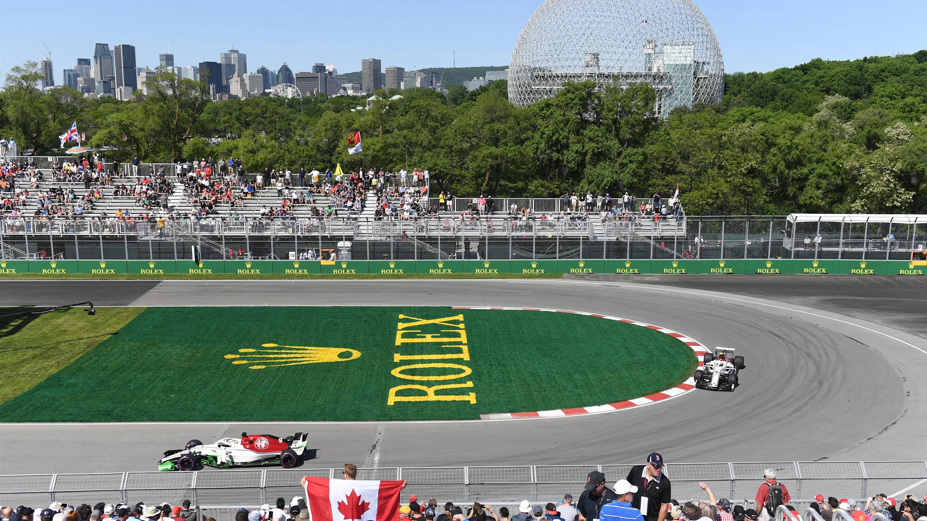 Marcus Ericsson (SWE) Alfa Romeo Sauber C37 and Charles Leclerc (MON) Alfa Romeo Sauber C37 at