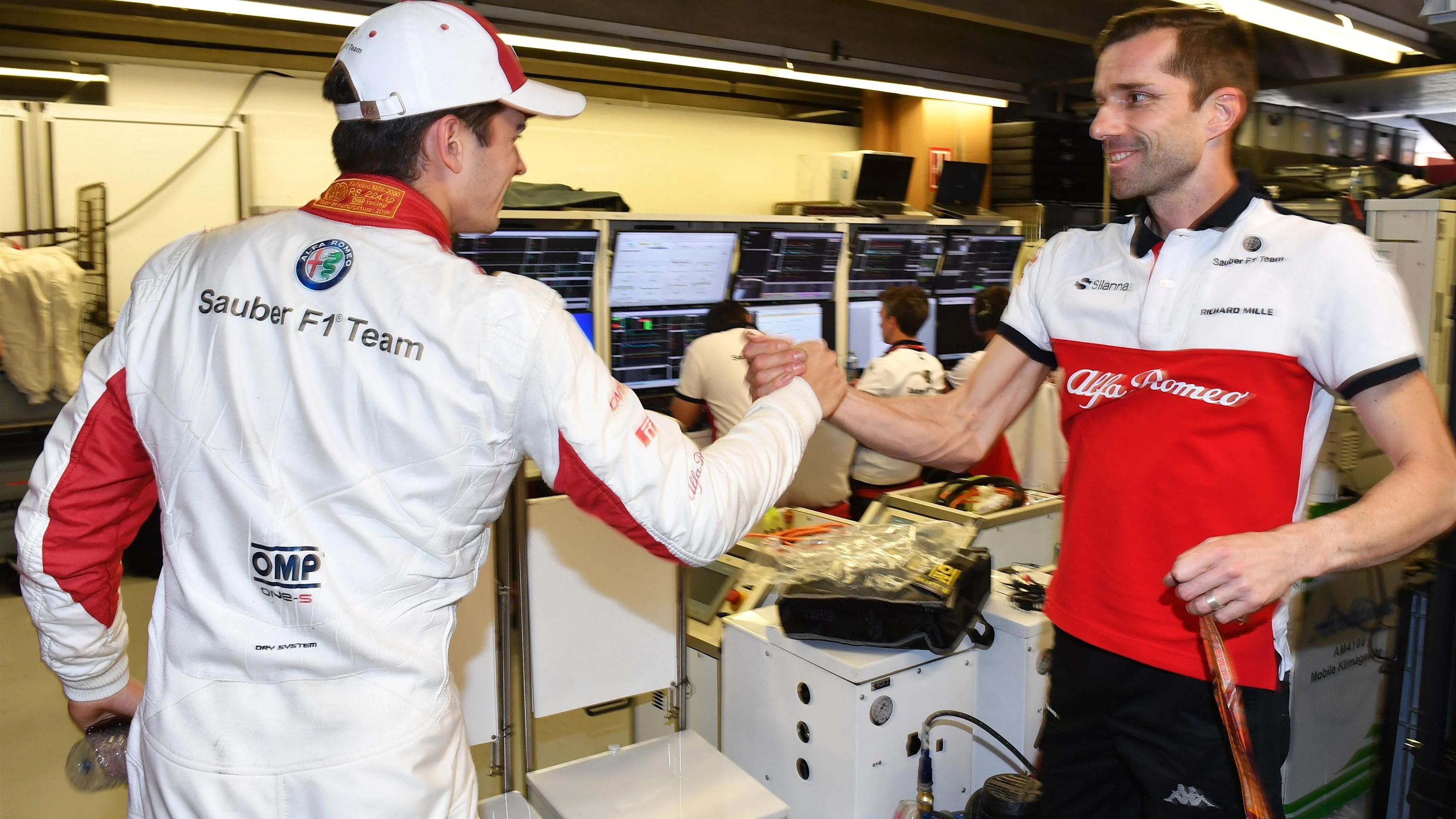 Charles Leclerc (MON) Alfa Romeo Sauber F1 Team celebrates with the team at Formula One World