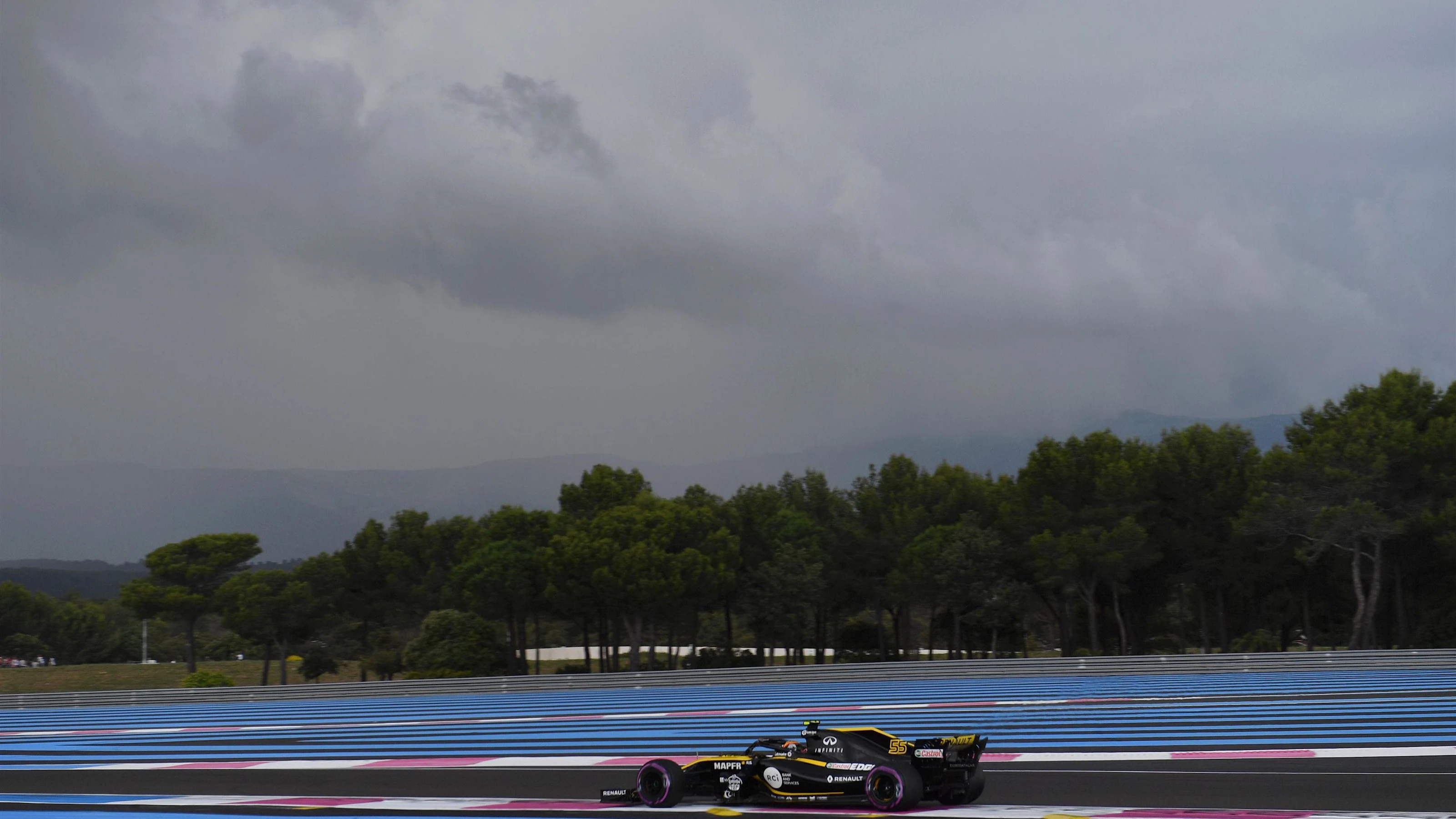 Carlos Sainz jr (ESP) Renault Sport F1 Team RS18 at Formula One World Championship, Rd8, French
