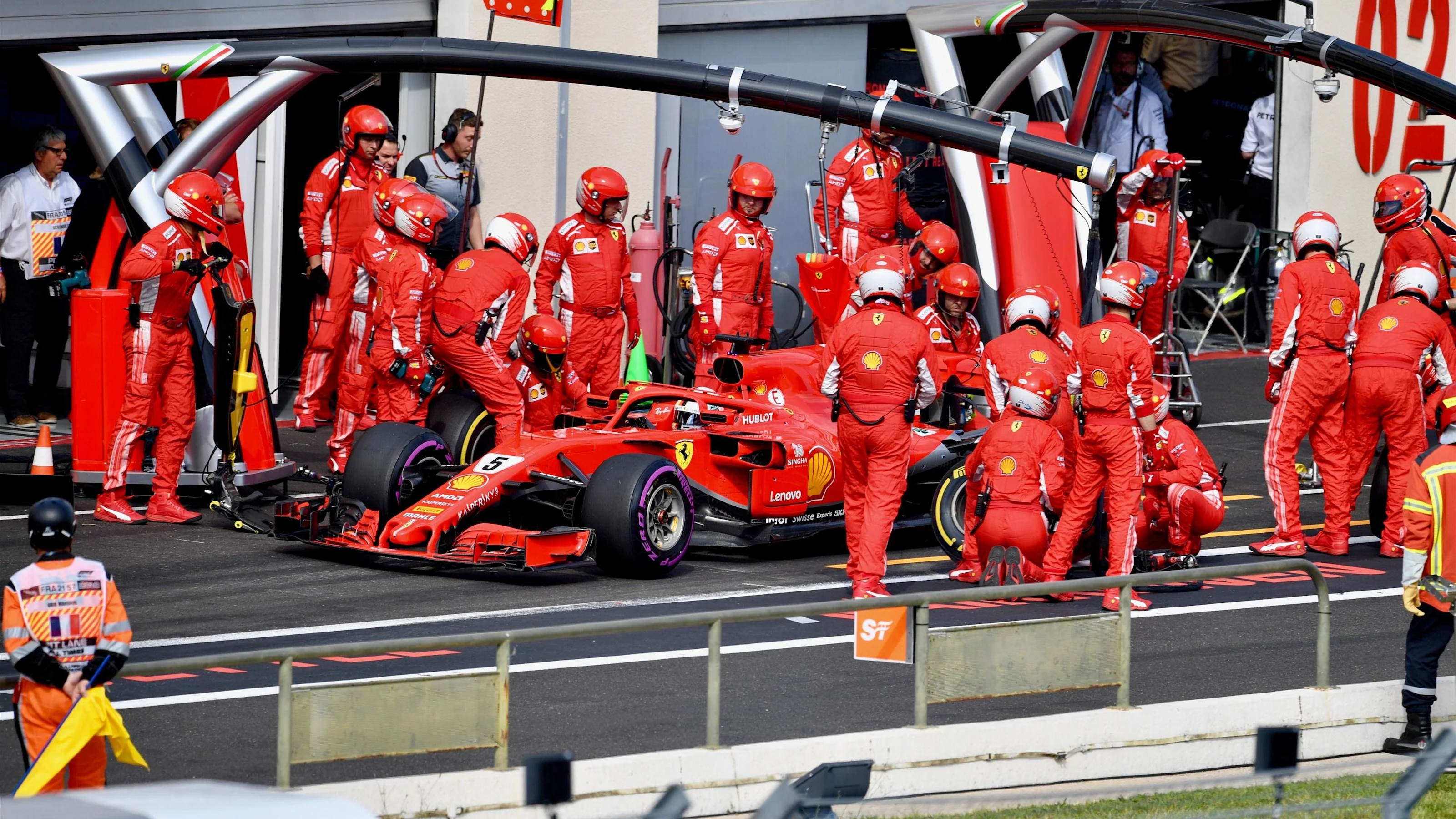 Sebastian Vettel (GER) Ferrari SF-71H pit stop at Formula One World Championship, Rd8, French Grand