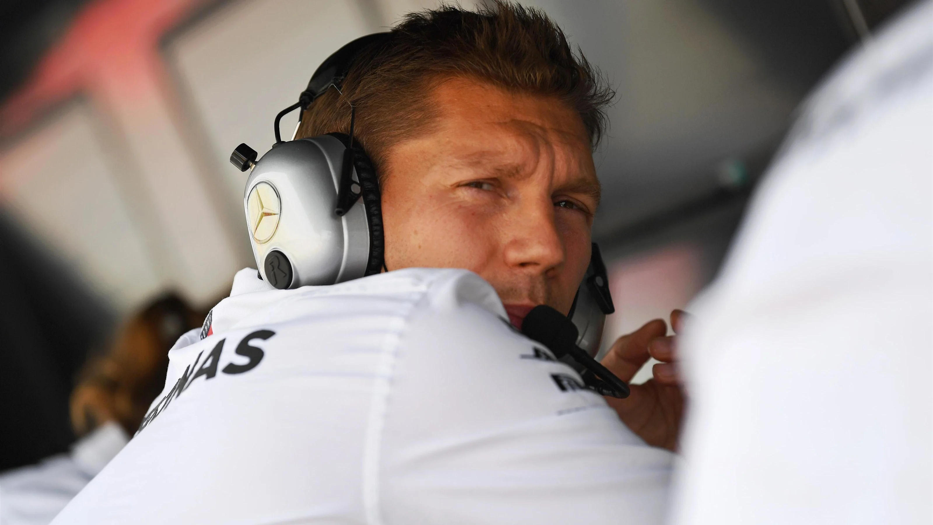 Matt Deane (GBR) Mercedes AMG F1 Chief Mechanic on the pit wall gantry at Formula One World