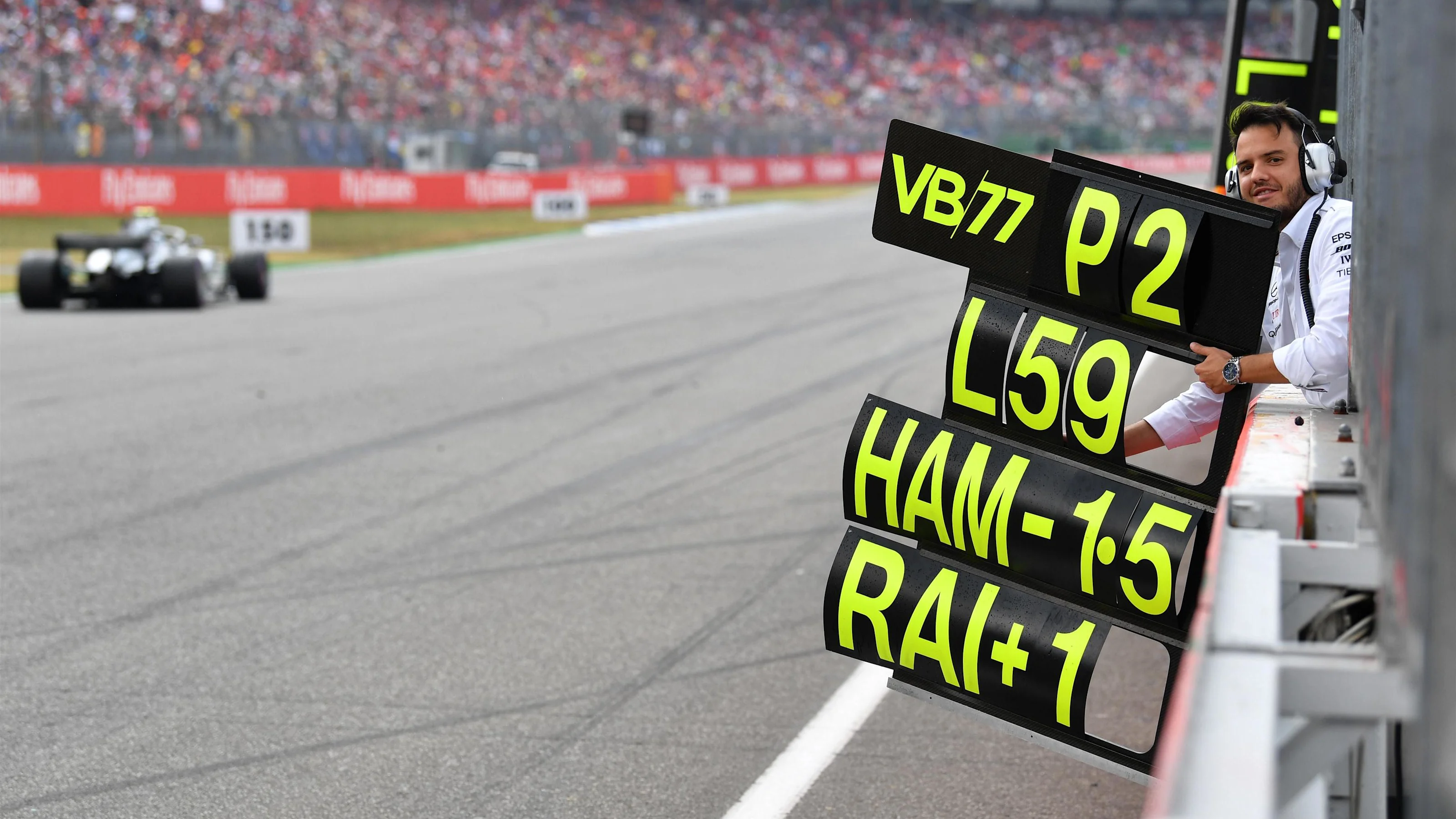Pit board got Valtteri Bottas (FIN) Mercedes-AMG F1 W09 EQ Power+ at Formula One World