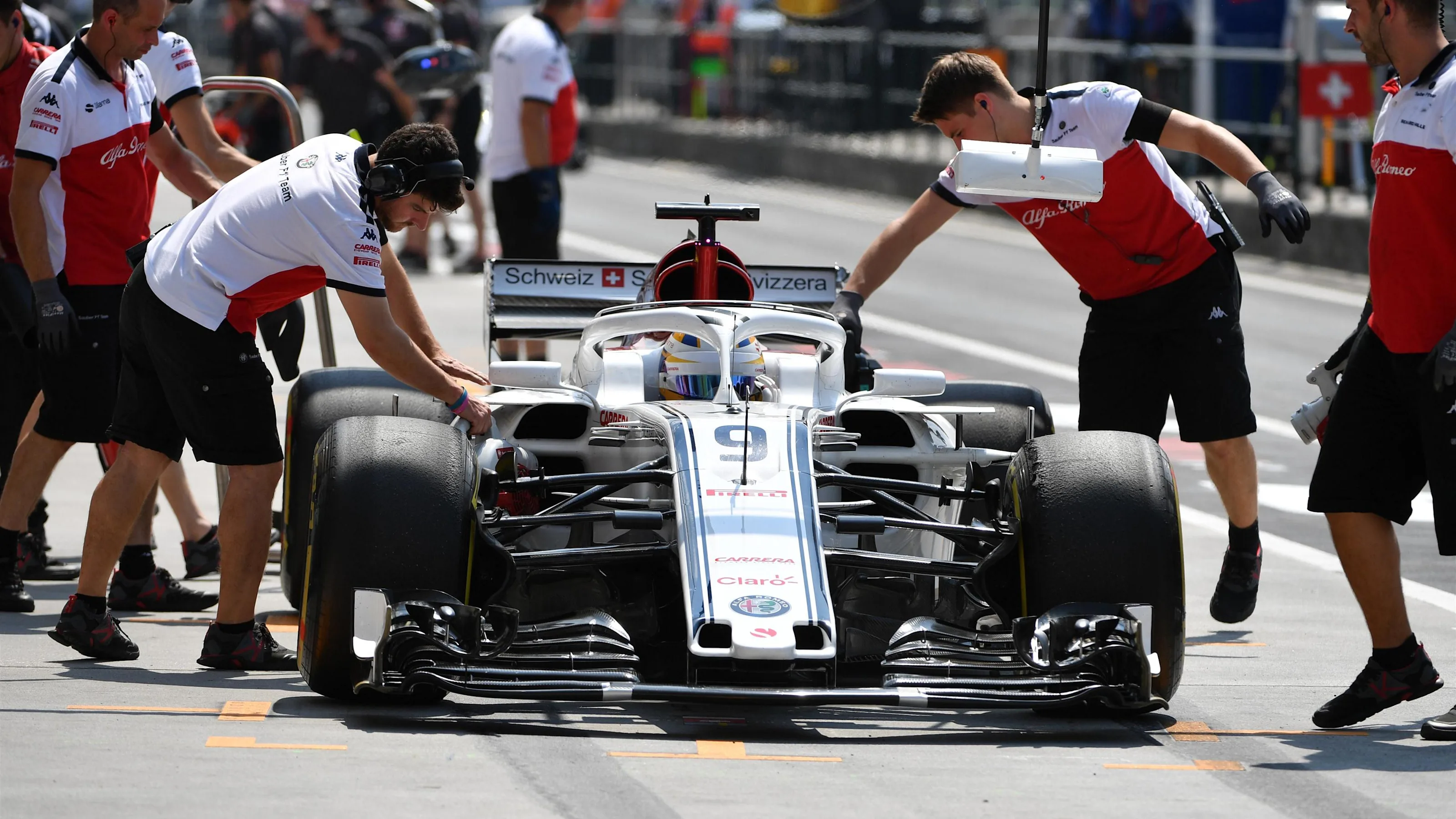 Marcus Ericsson (SWE) Alfa Romeo Sauber C37 at Formula One World Championship, Rd12, Hungarian