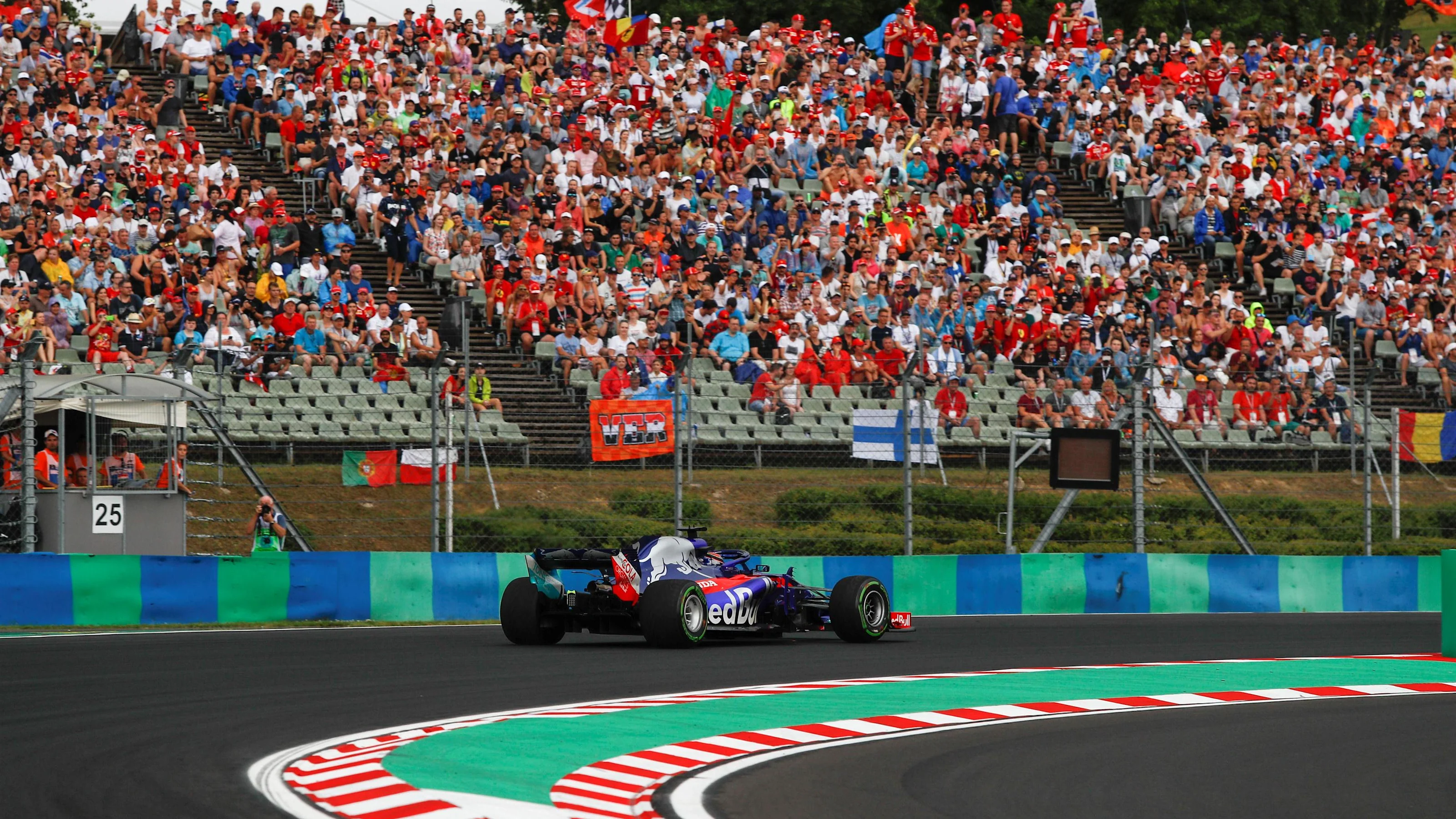 Brendon Hartley (NZL) Scuderia Toro Rosso STR13 at Formula One World Championship, Rd12, Hungarian