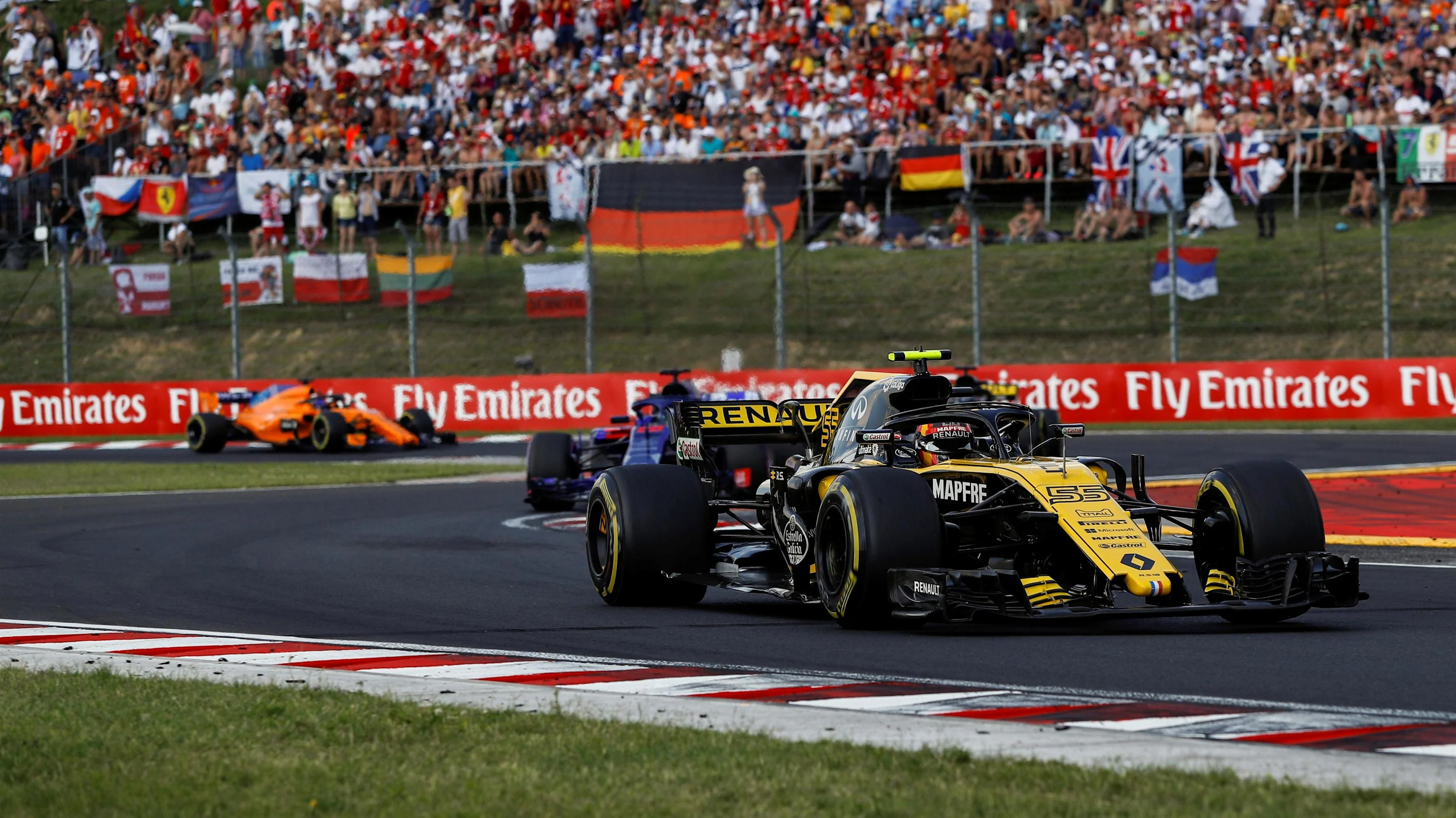 Carlos Sainz jr (ESP) Renault Sport F1 Team RS18 at Formula One World Championship, Rd12, Hungarian