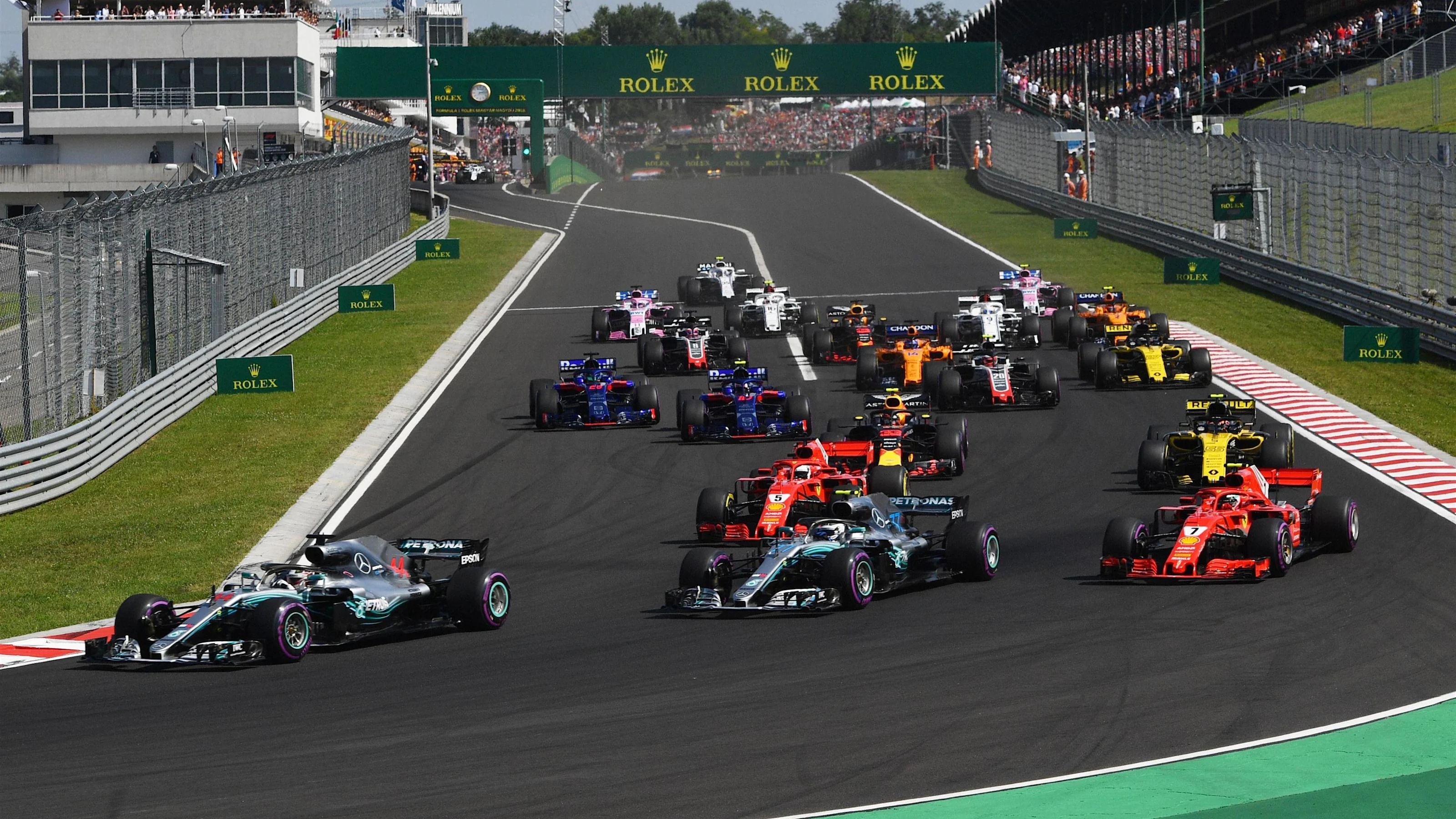 Lewis Hamilton (GBR) Mercedes-AMG F1 W09 EQ Power+ leads Valtteri Bottas (FIN) Mercedes-AMG F1 W09