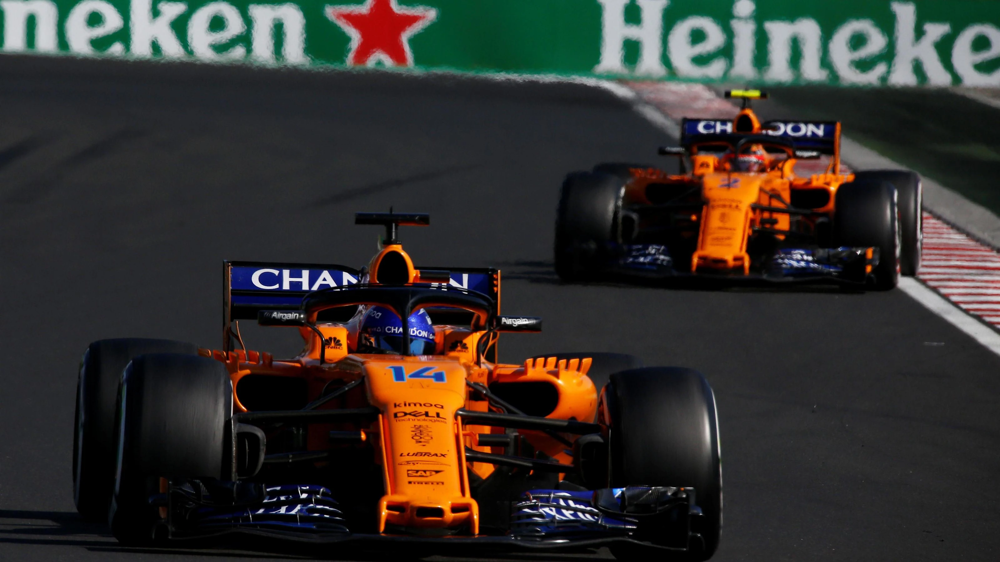 Fernando Alonso (ESP) McLaren MCL33 and Stoffel Vandoorne (BEL) McLaren MCL33 at Formula One World