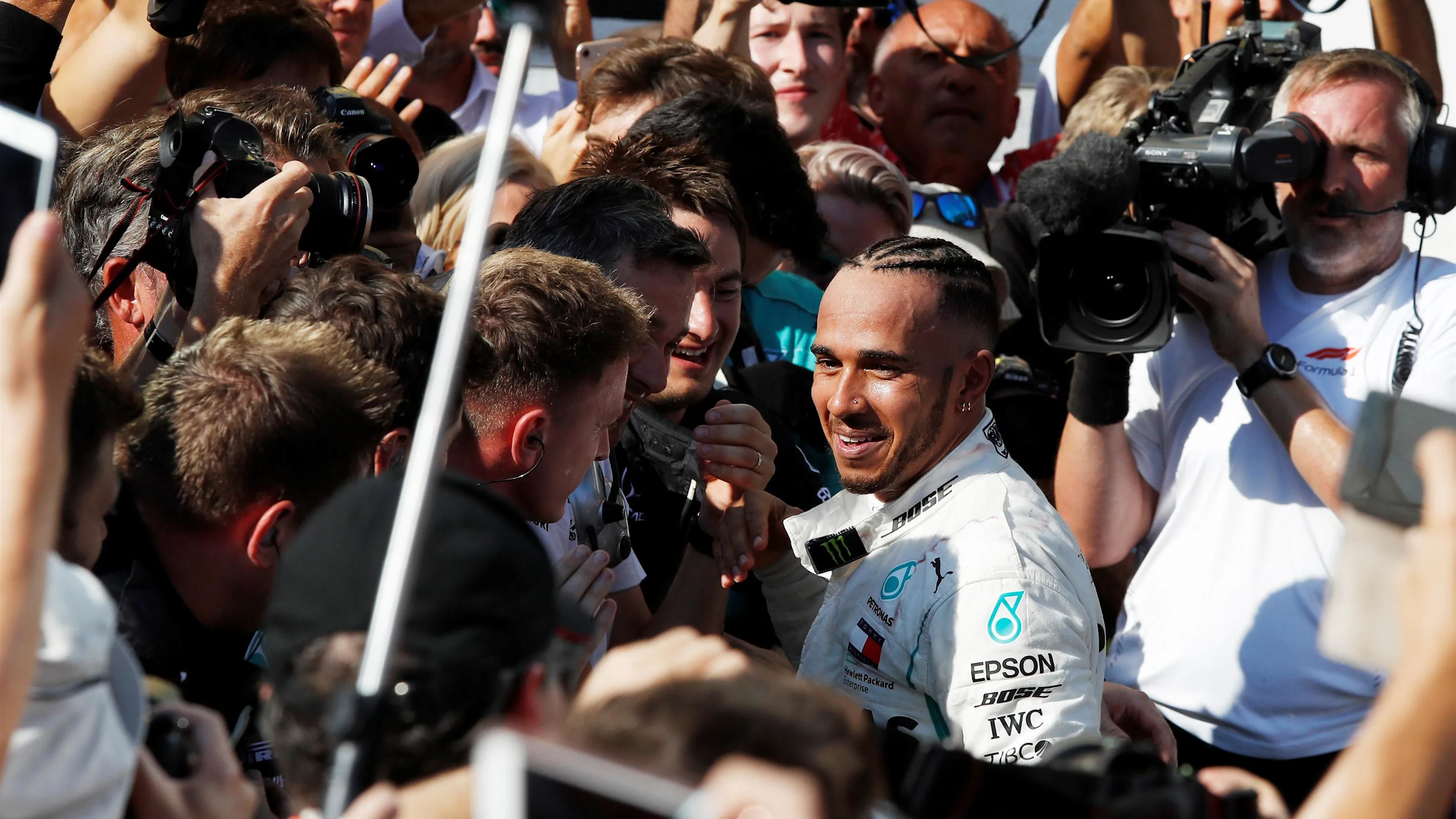 Race winner Lewis Hamilton (GBR) Mercedes-AMG F1 celebrates in parc ferme at Formula One World