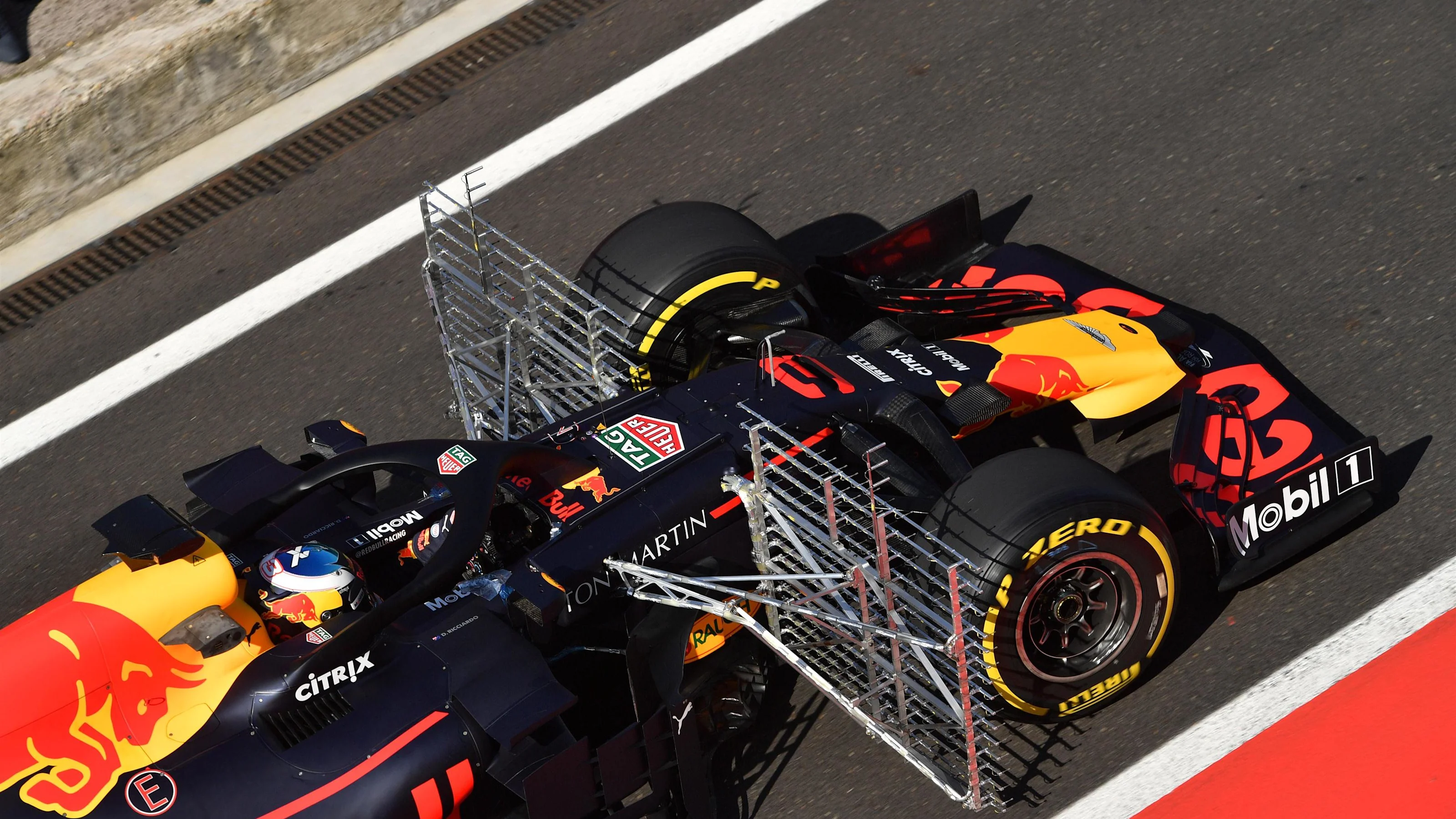 Daniel Ricciardo (AUS) Red Bull Racing RB14 with aero sensors at Formula One Testing, Day One,
