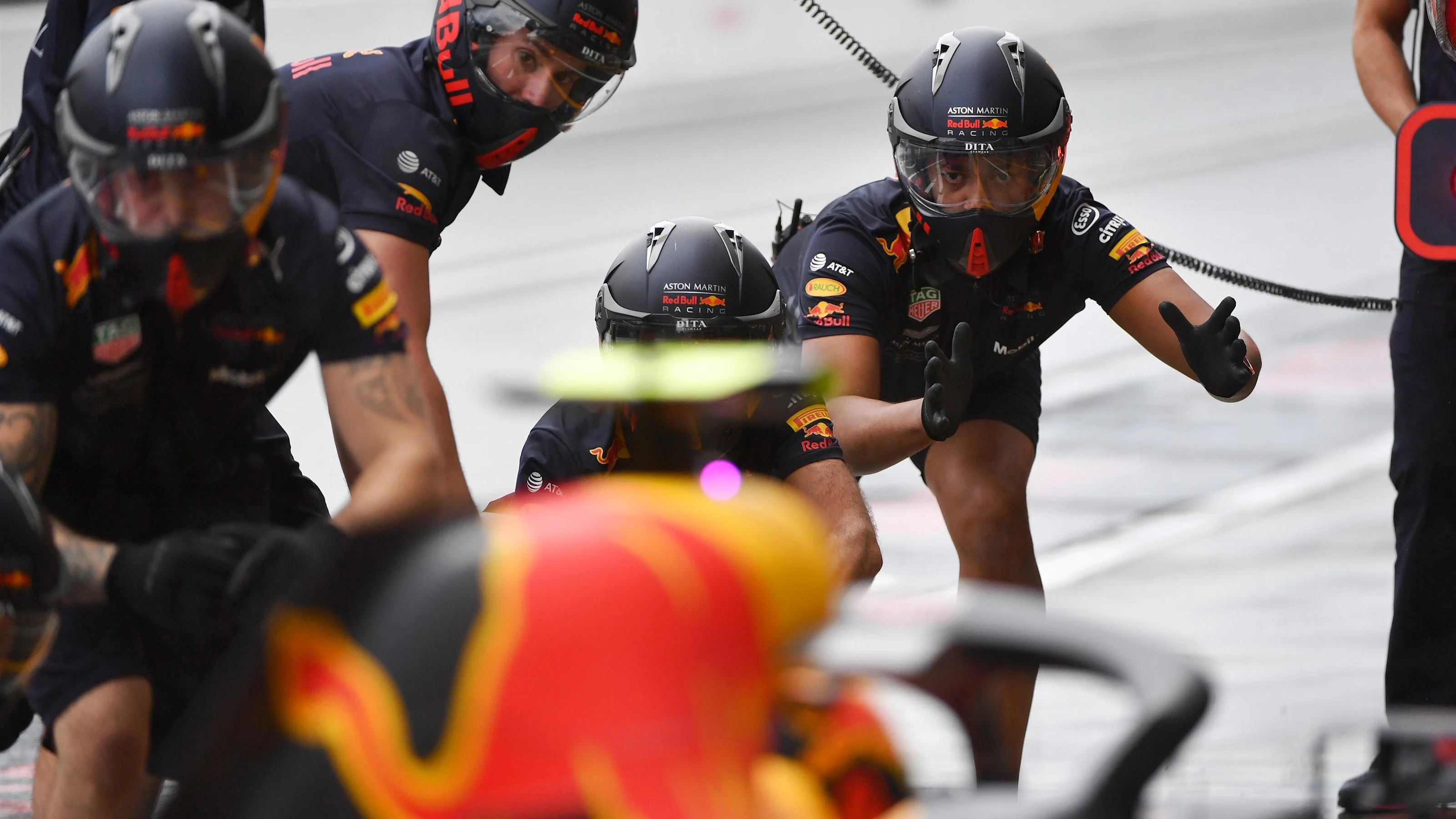 Red Bull Racing mechanics at Formula One World Championship, Rd14, Italian Grand Prix, Practice,