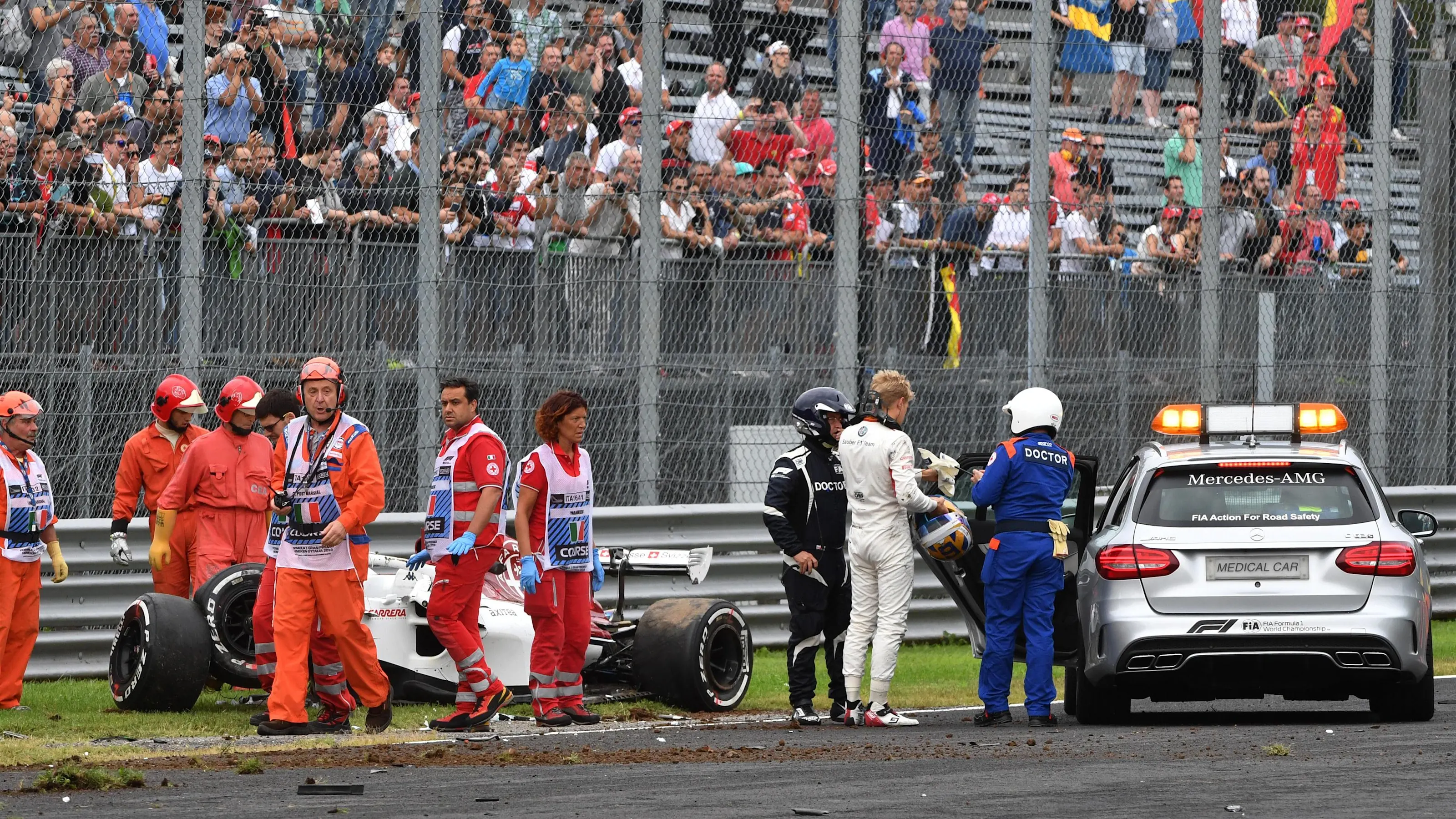 Marcus Ericsson, Alfa Romeo Sauber F1 Team at the Medical Car following his big crash in FP2 at