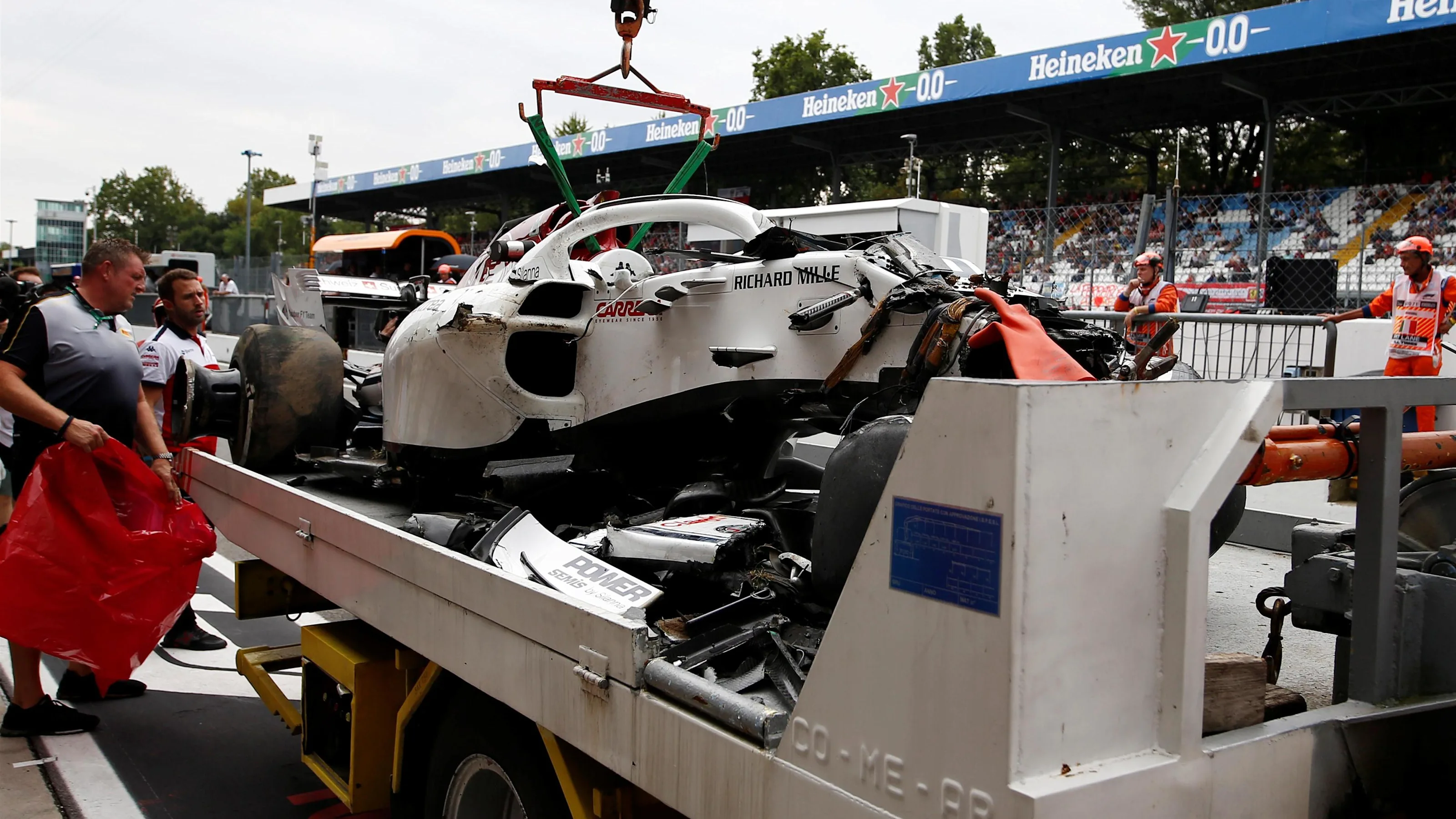 The crashed car of Marcus Ericsson, Alfa Romeo Sauber C37 is recovered to  the pits in FP2 at
