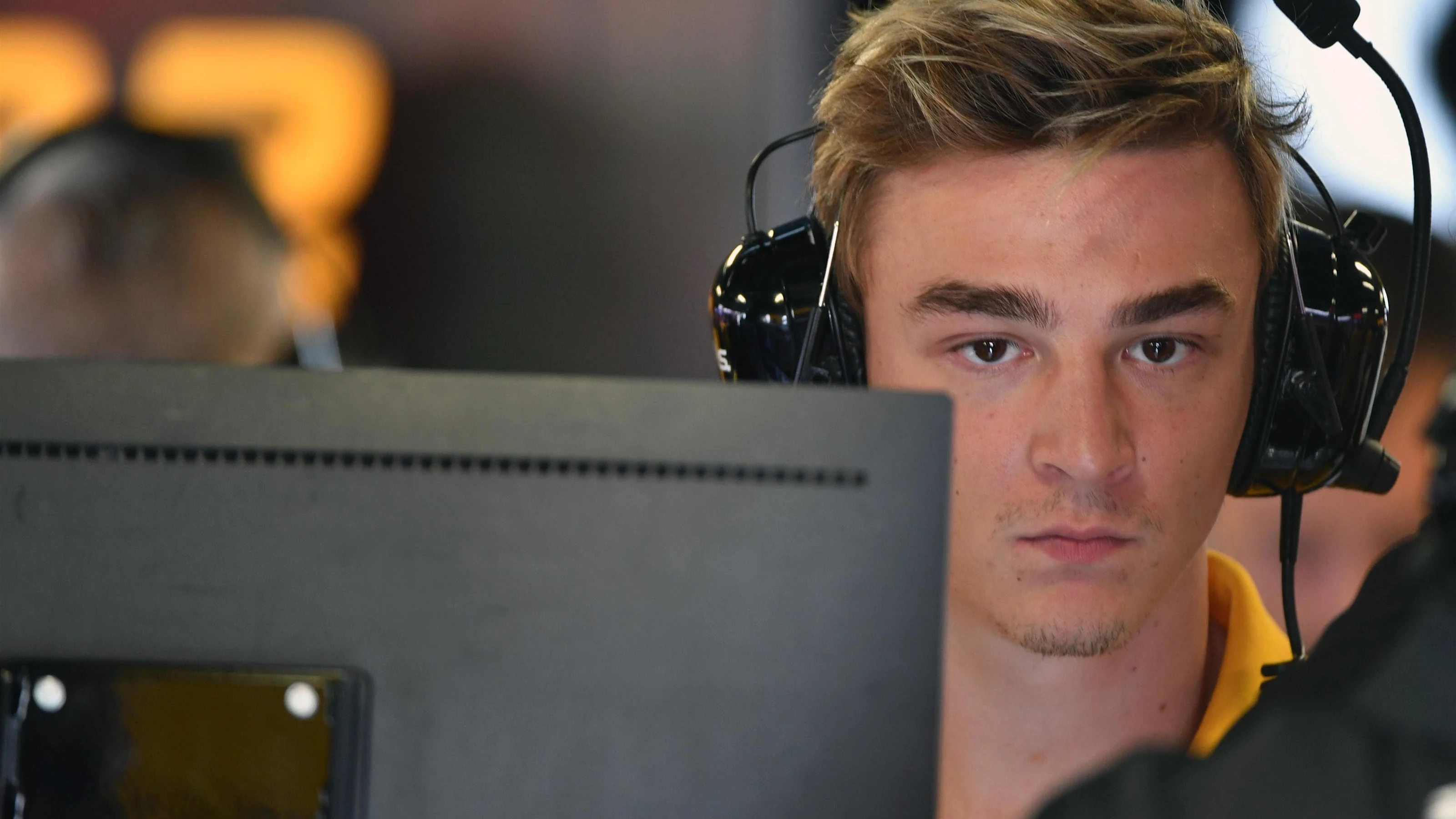 Artem Markelov in the Renault Sport F1 Team garage at Formula One World Championship, Rd14, Italian