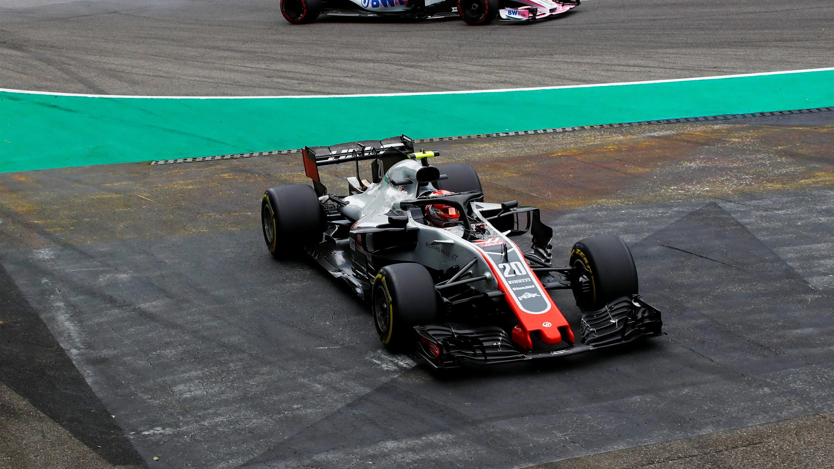 Kevin Magnussen, Haas F1 Team VF-18 runs wide at Formula One World Championship, Rd14, Italian