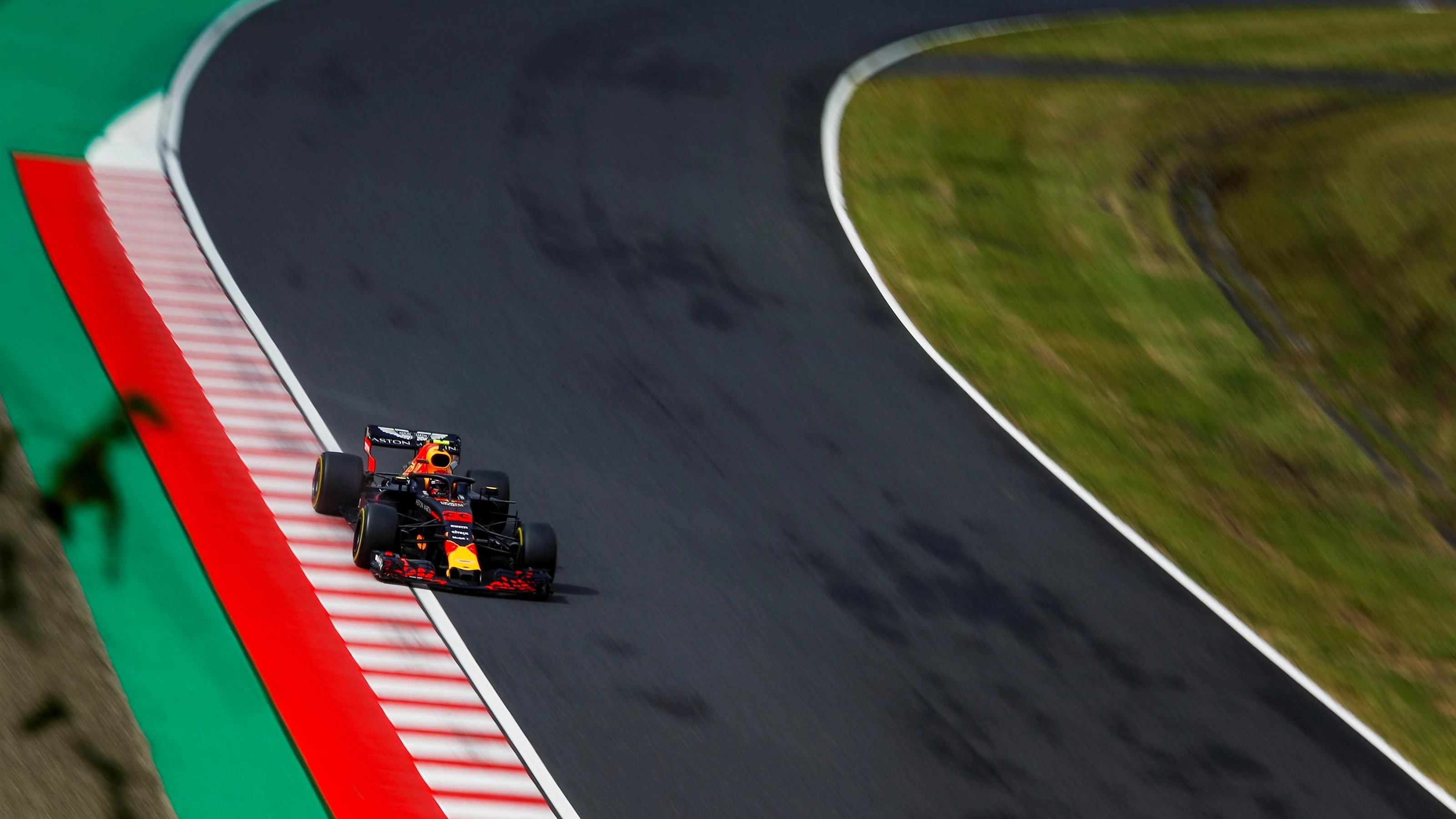 Max Verstappen, Red Bull Racing RB14 at Formula One World Championship, Rd17, Japanese Grand Prix,