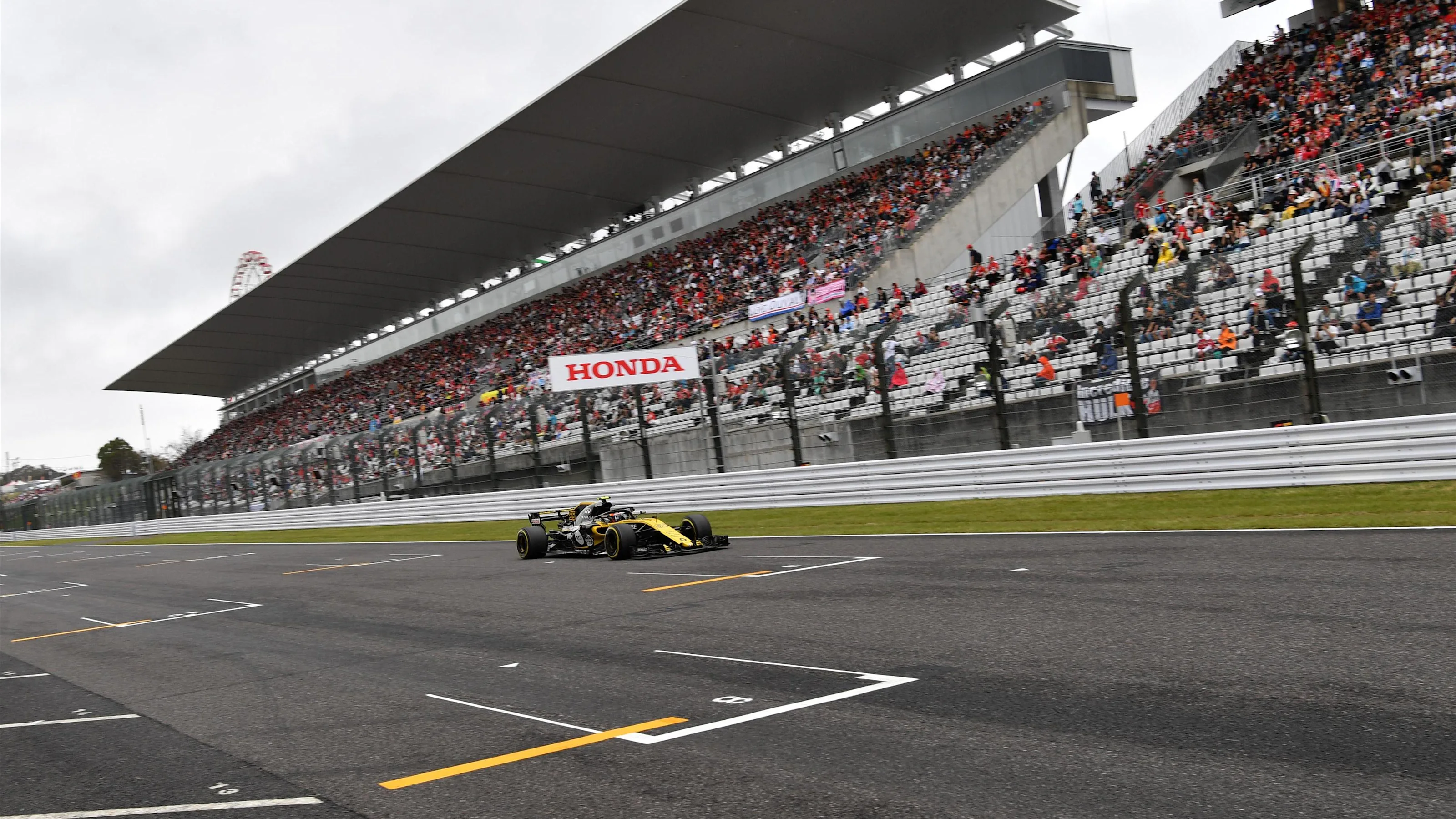 Carlos Sainz Jr, Renault Sport F1 Team R.S. 18 at Formula One World Championship, Rd17, Japanese