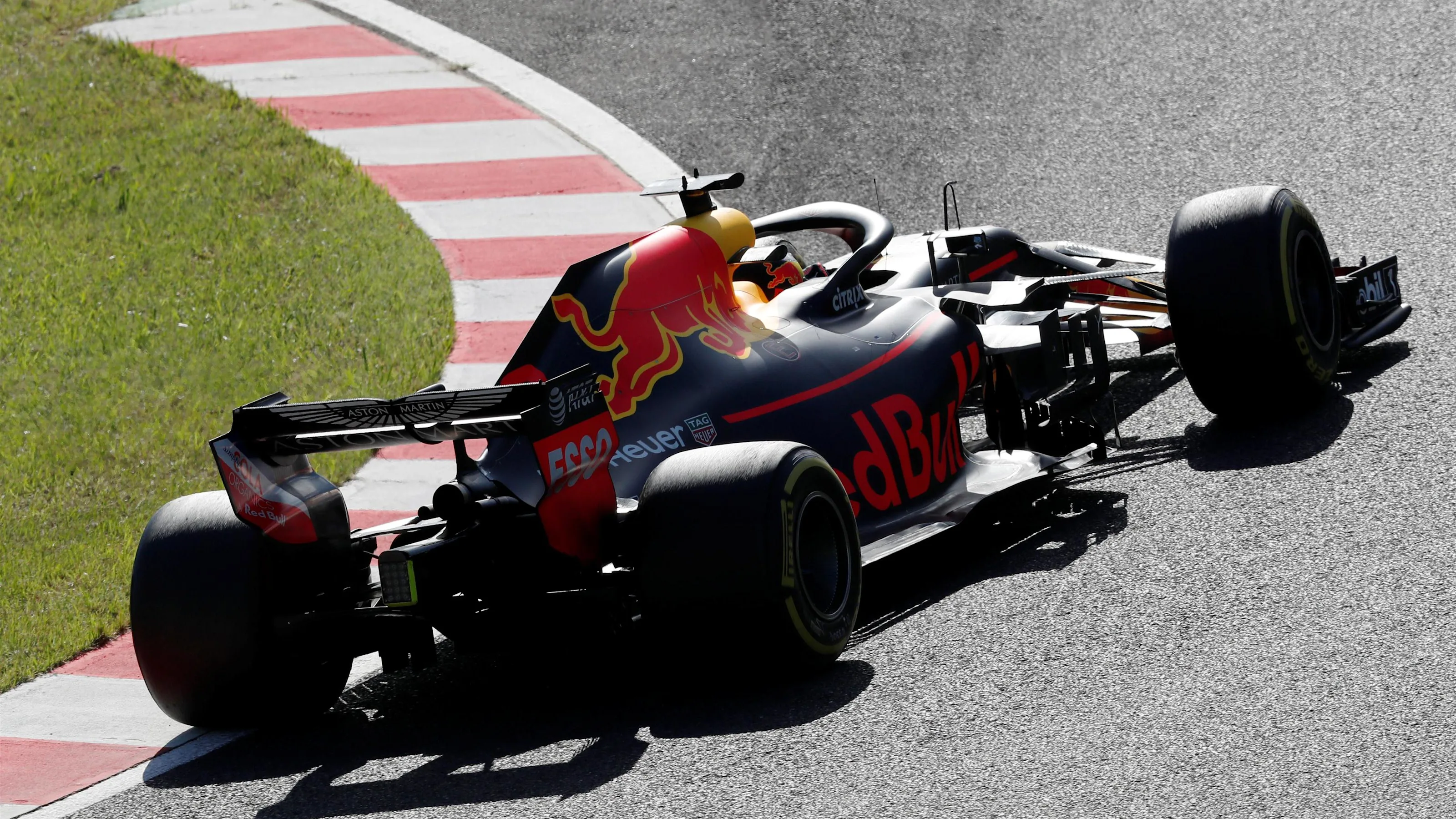 Daniel Ricciardo, Red Bull Racing RB14 at Formula One World Championship, Rd17, Japanese Grand