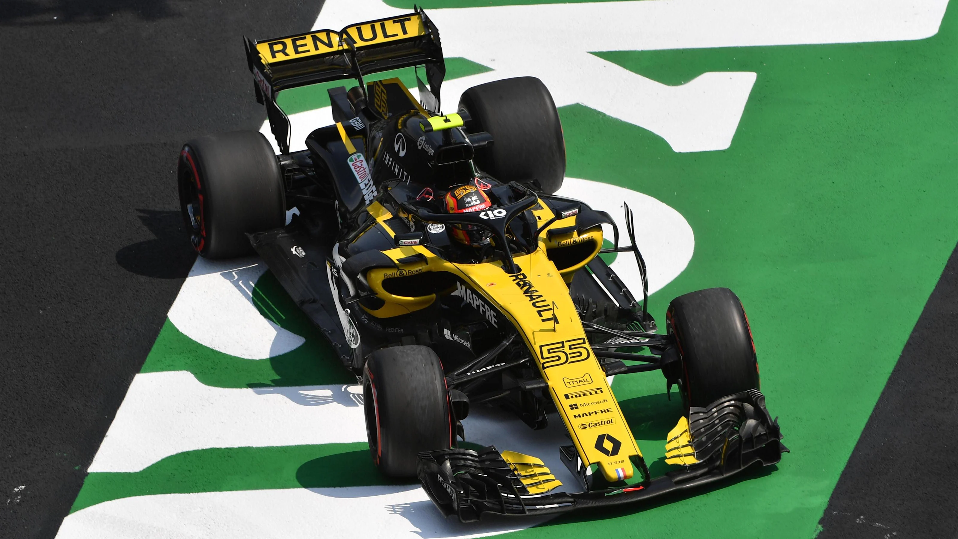 Carlos Sainz Jr, Renault Sport F1 Team R.S. 18 runs wide at Formula One World Championship, Rd19,