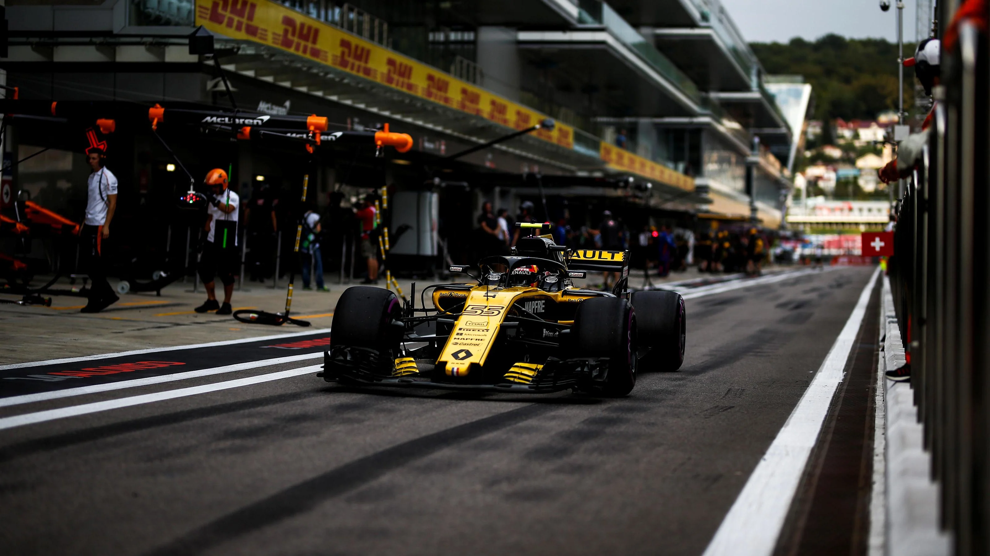 Carlos Sainz Jr, Renault Sport F1 Team R.S. 18 at Formula One World Championship, Rd16, Russian
