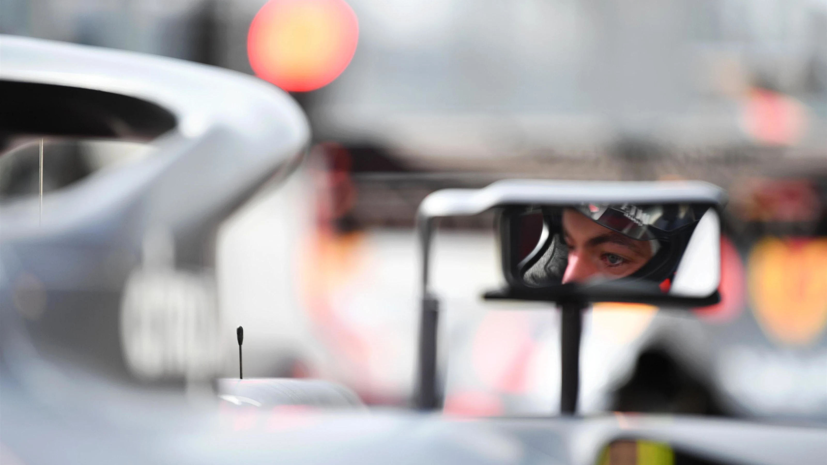 Max Verstappen, Red Bull Racing RB14 mirror reflection at Formula One World Championship, Rd16,