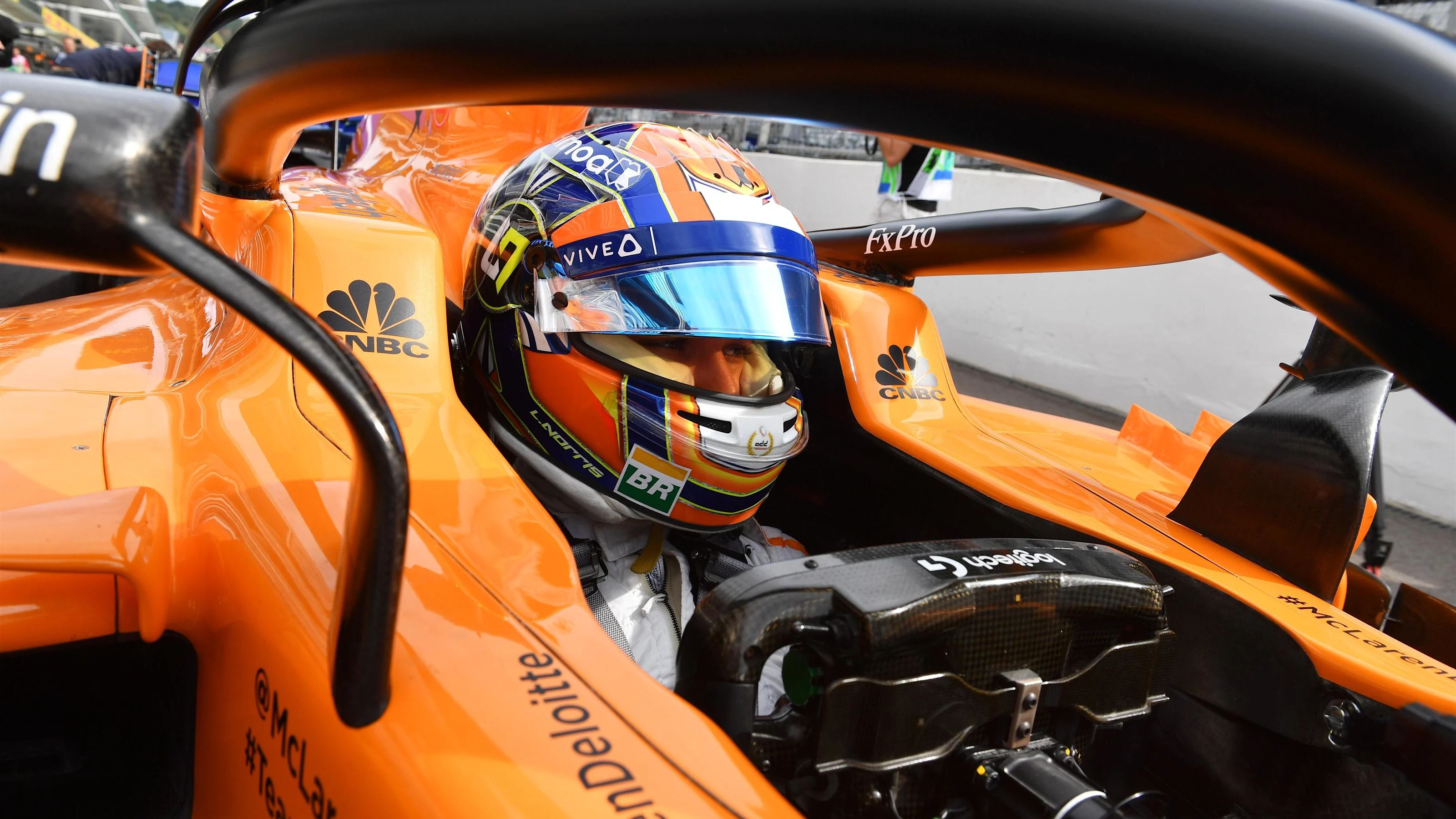 Lando Norris, McLaren MCL33 at Formula One World Championship, Rd16, Russian Grand Prix, Practice,