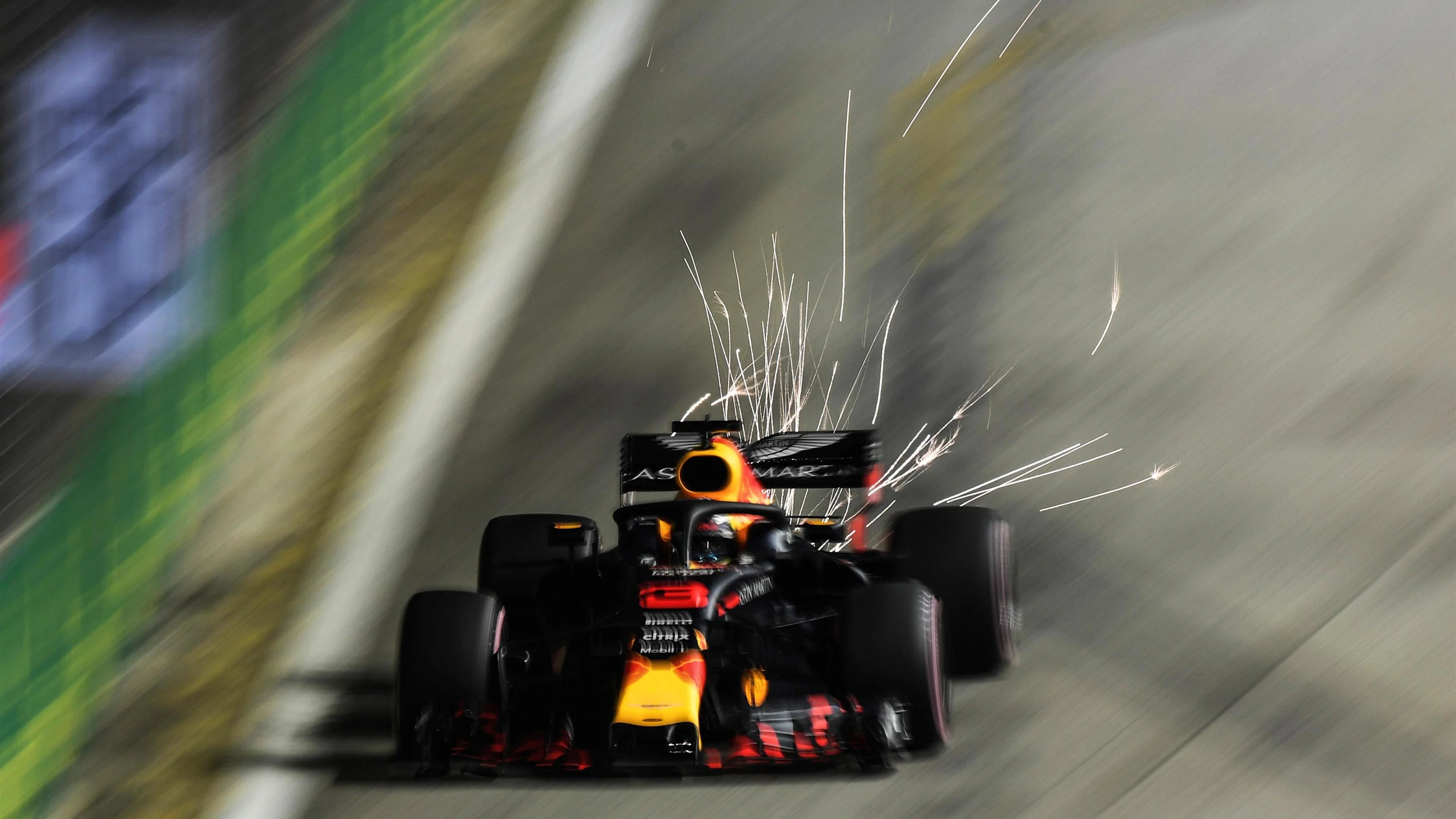 Daniel Ricciardo, Red Bull Racing RB14 at Formula One World Championship, Rd15, Singapore Grand