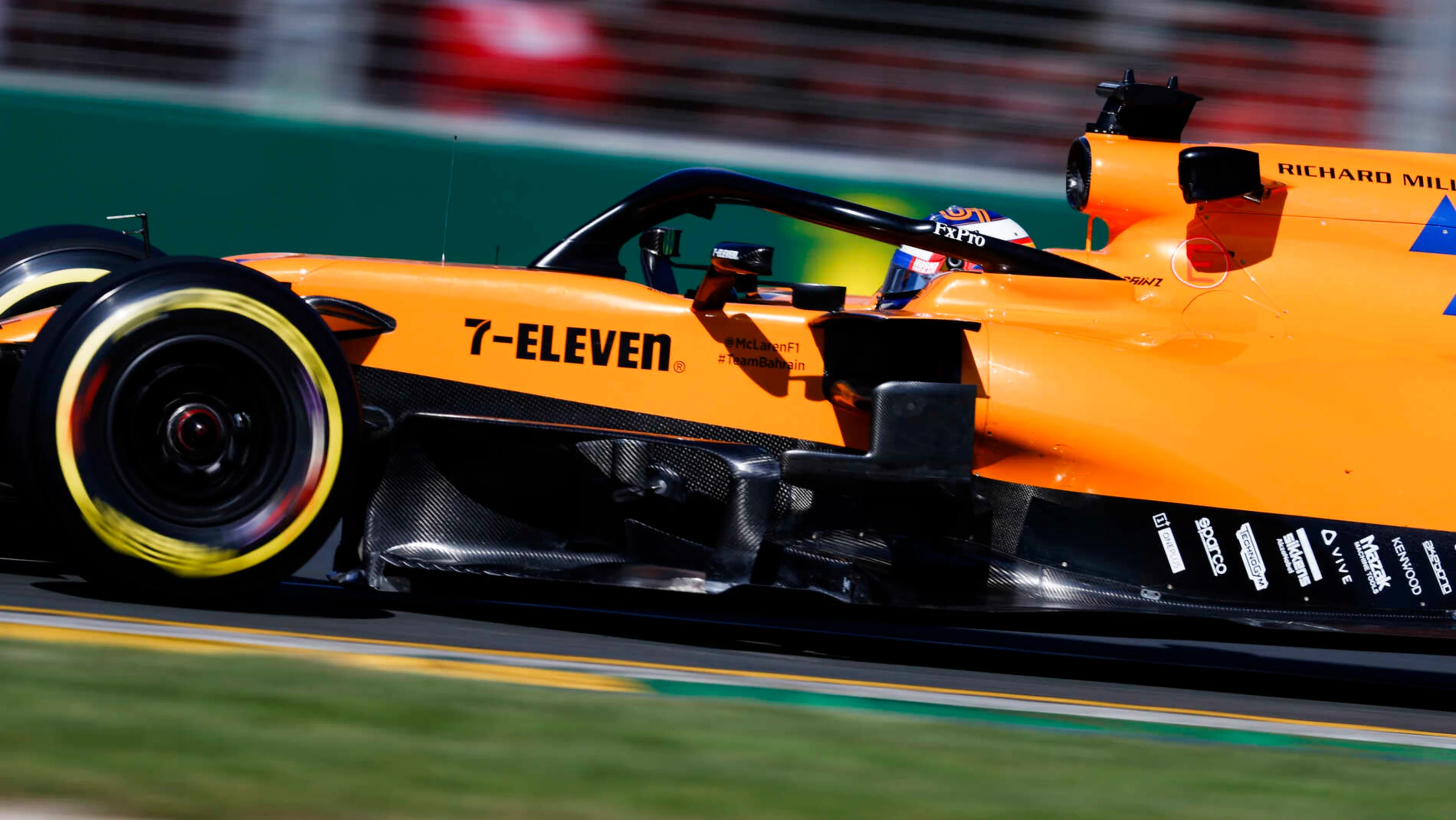 MELBOURNE GRAND PRIX CIRCUIT, AUSTRALIA - MARCH 15: Carlos Sainz Jr., McLaren MCL34 during the