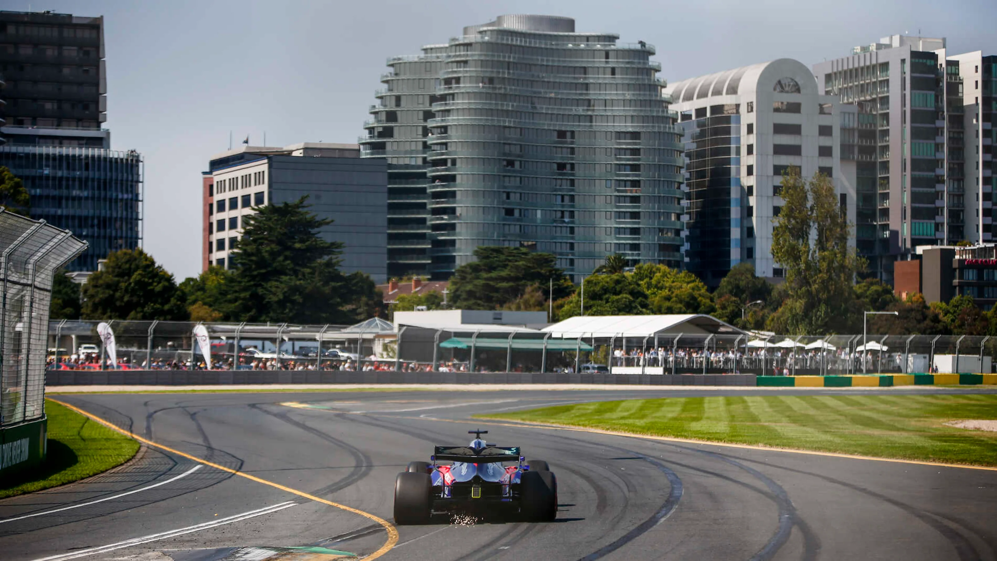 MELBOURNE GRAND PRIX CIRCUIT, AUSTRALIA - MARCH 16: Daniil Kvyat, Toro Roso STR14 during the