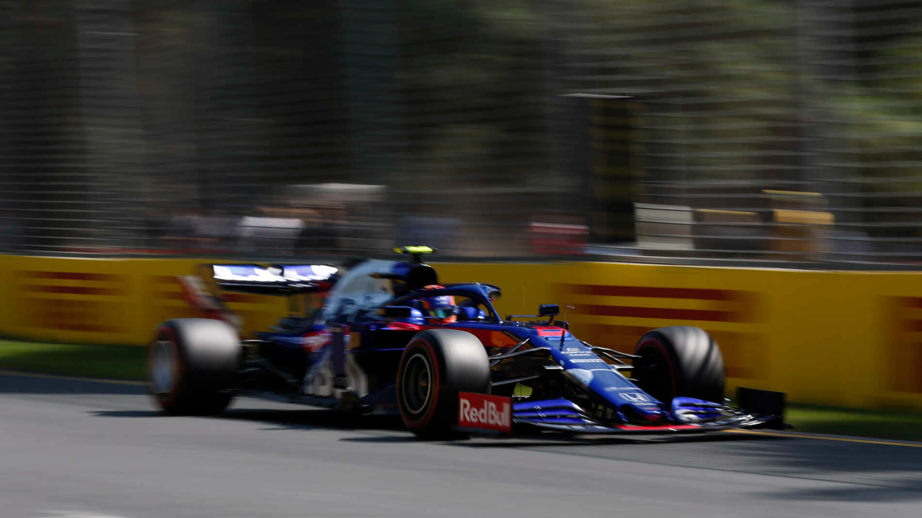 MELBOURNE GRAND PRIX CIRCUIT, AUSTRALIA - MARCH 16: Alexander Albon, Toro Rosso STR14 during the