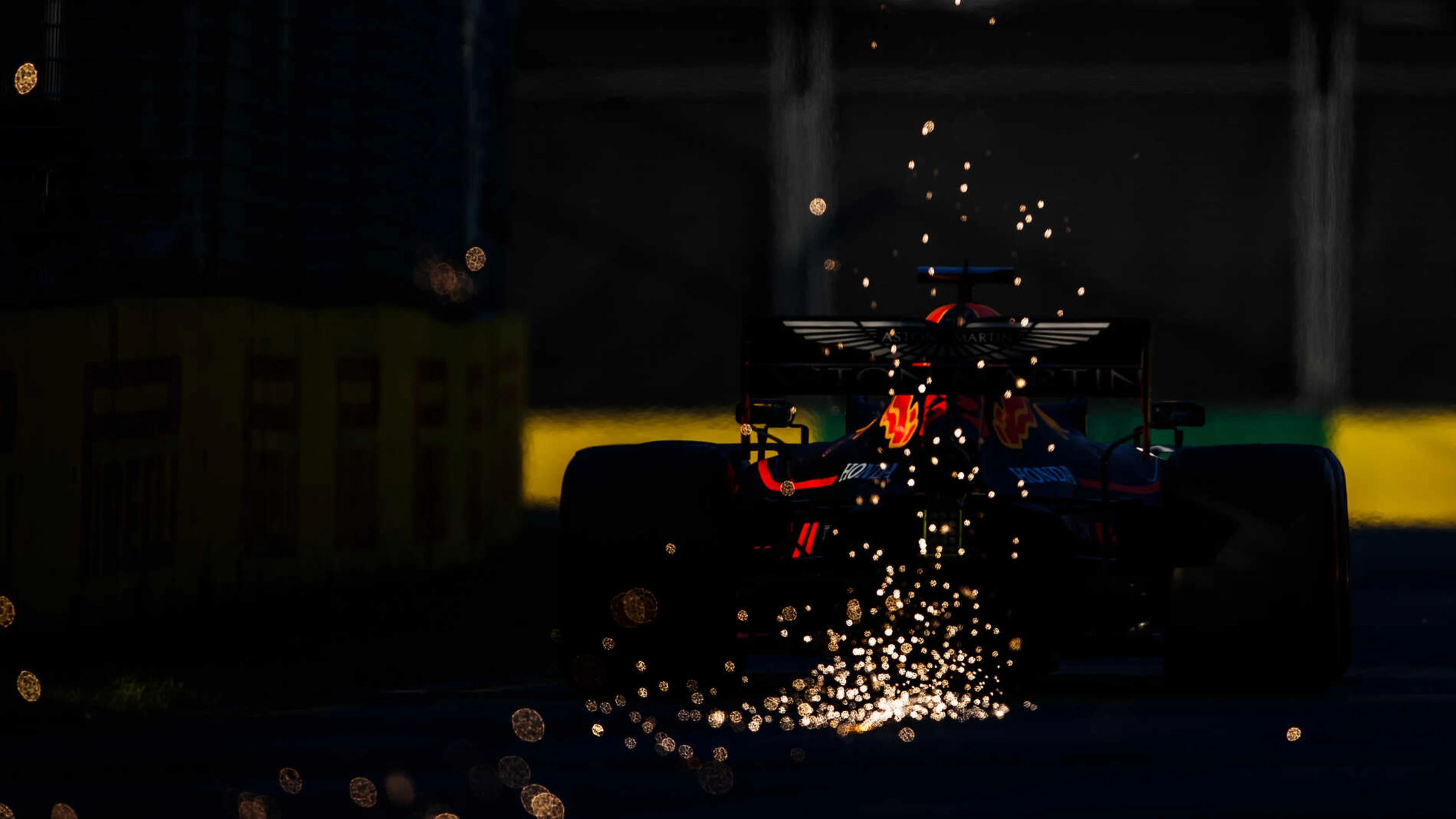 MELBOURNE GRAND PRIX CIRCUIT, AUSTRALIA - MARCH 16: Sparks kick up from Max Verstappen, Red Bull
