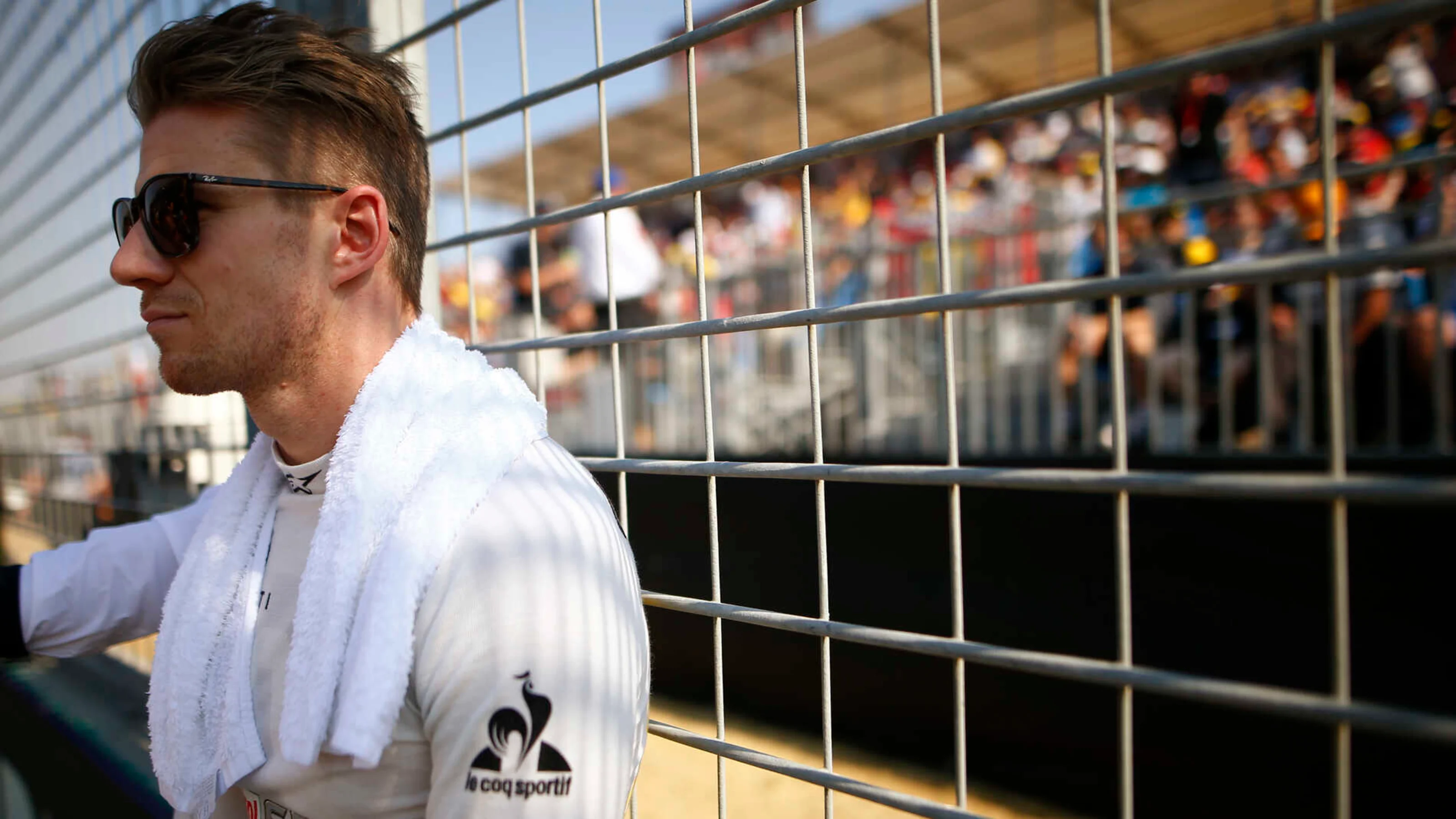 MELBOURNE GRAND PRIX CIRCUIT, AUSTRALIA - MARCH 17: Nico Hulkenberg, Renault F1 Team, on the grid