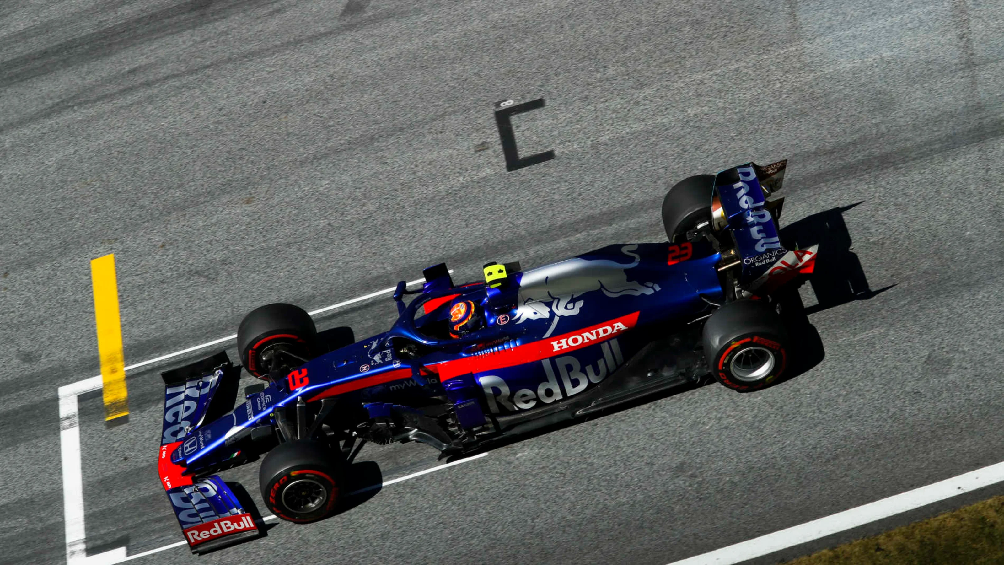RED BULL RING, AUSTRIA - JUNE 28: Alexander Albon, Toro Rosso STR14 during the Austrian GP at Red