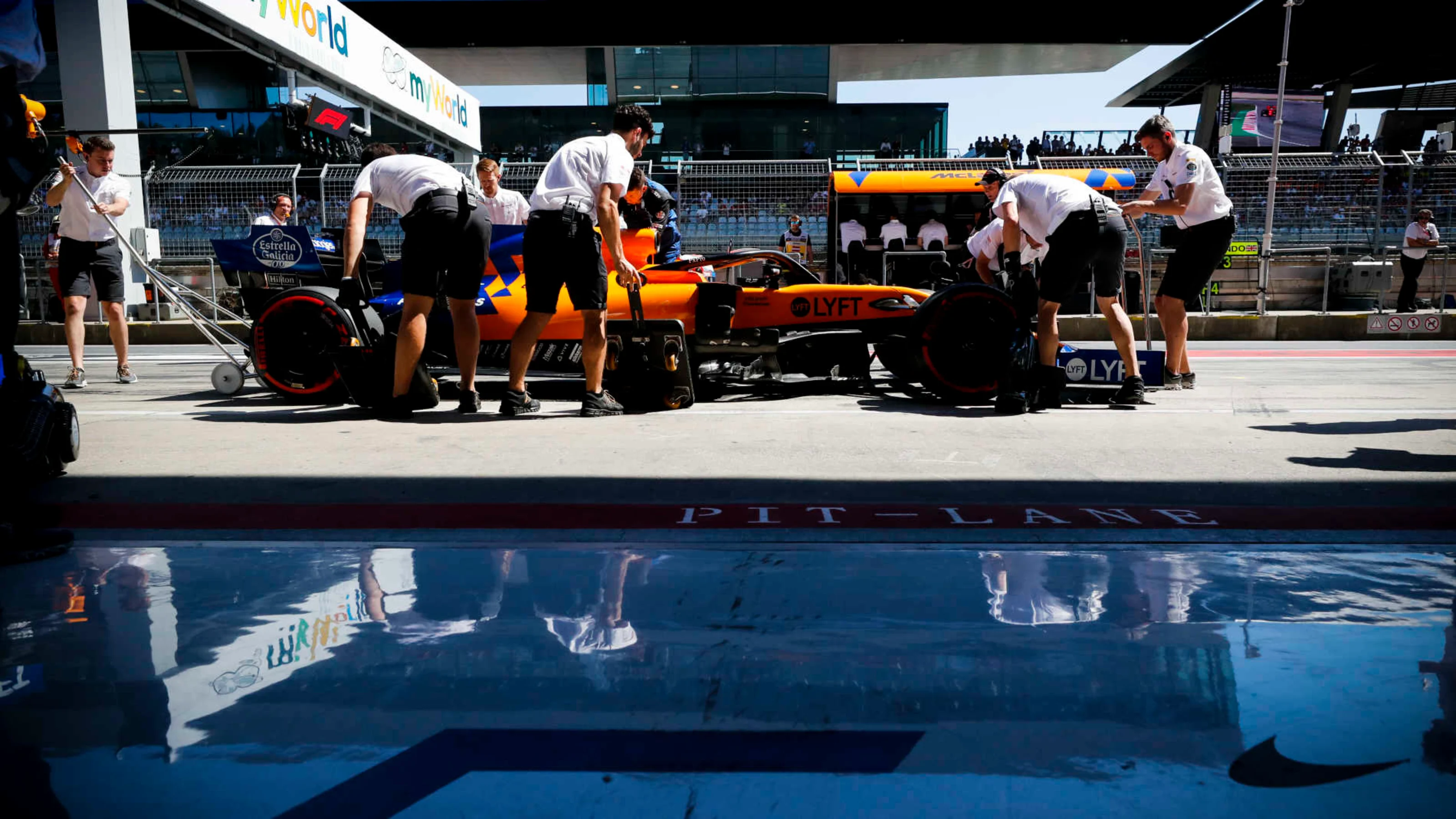 RED BULL RING, AUSTRIA - JUNE 29: Carlos Sainz Jr., McLaren MCL34, in the pits during Qualifying
