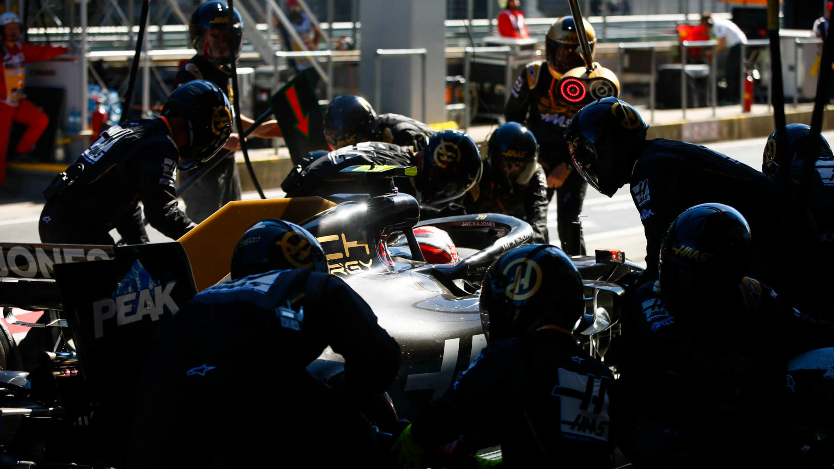 RED BULL RING, AUSTRIA - JUNE 30: Kevin Magnussen, Haas VF-19, makes a stop during the Austrian GP