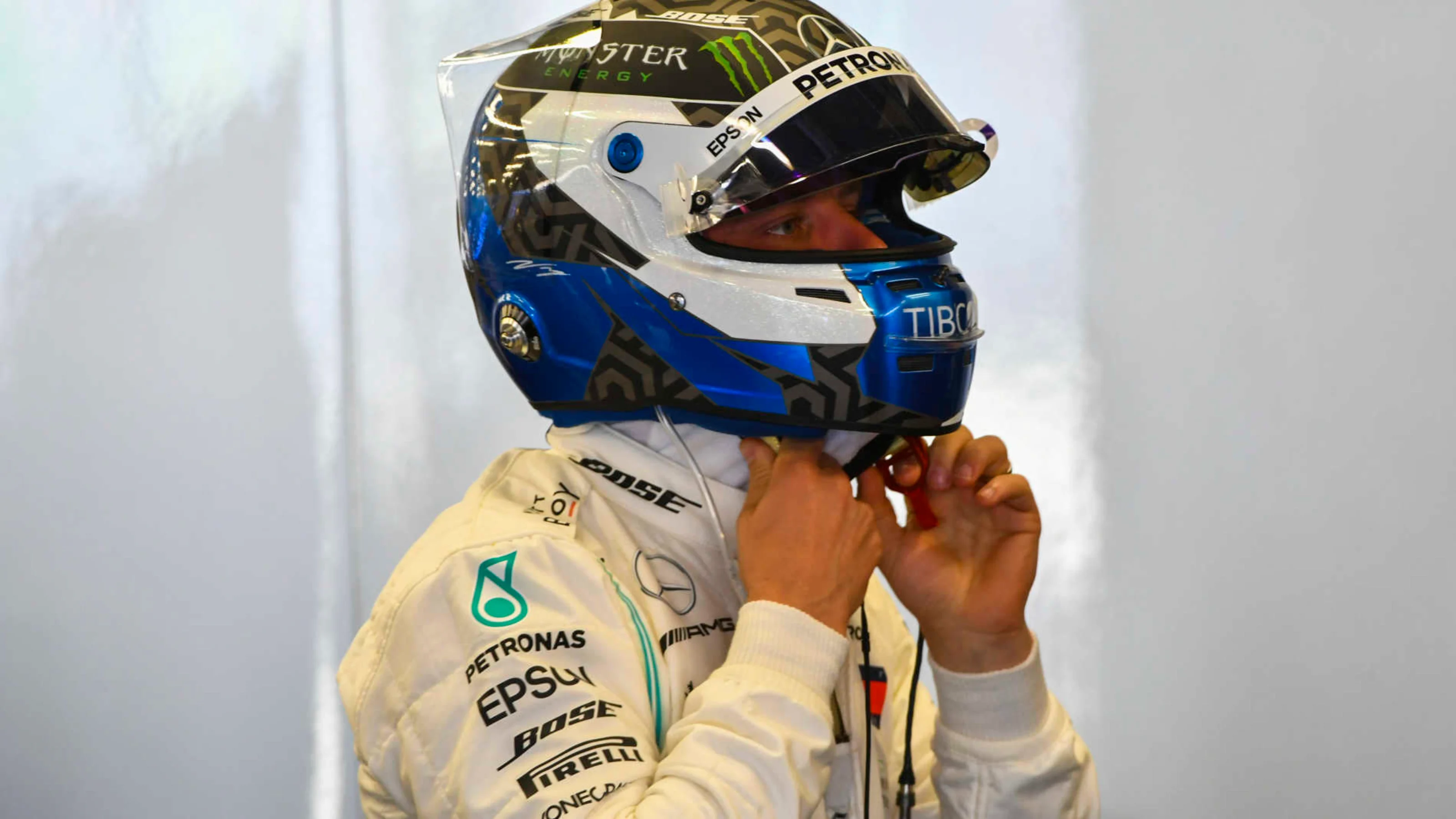 BAKU CITY CIRCUIT, AZERBAIJAN - APRIL 26: Valtteri Bottas, Mercedes AMG F1 during the Azerbaijan GP