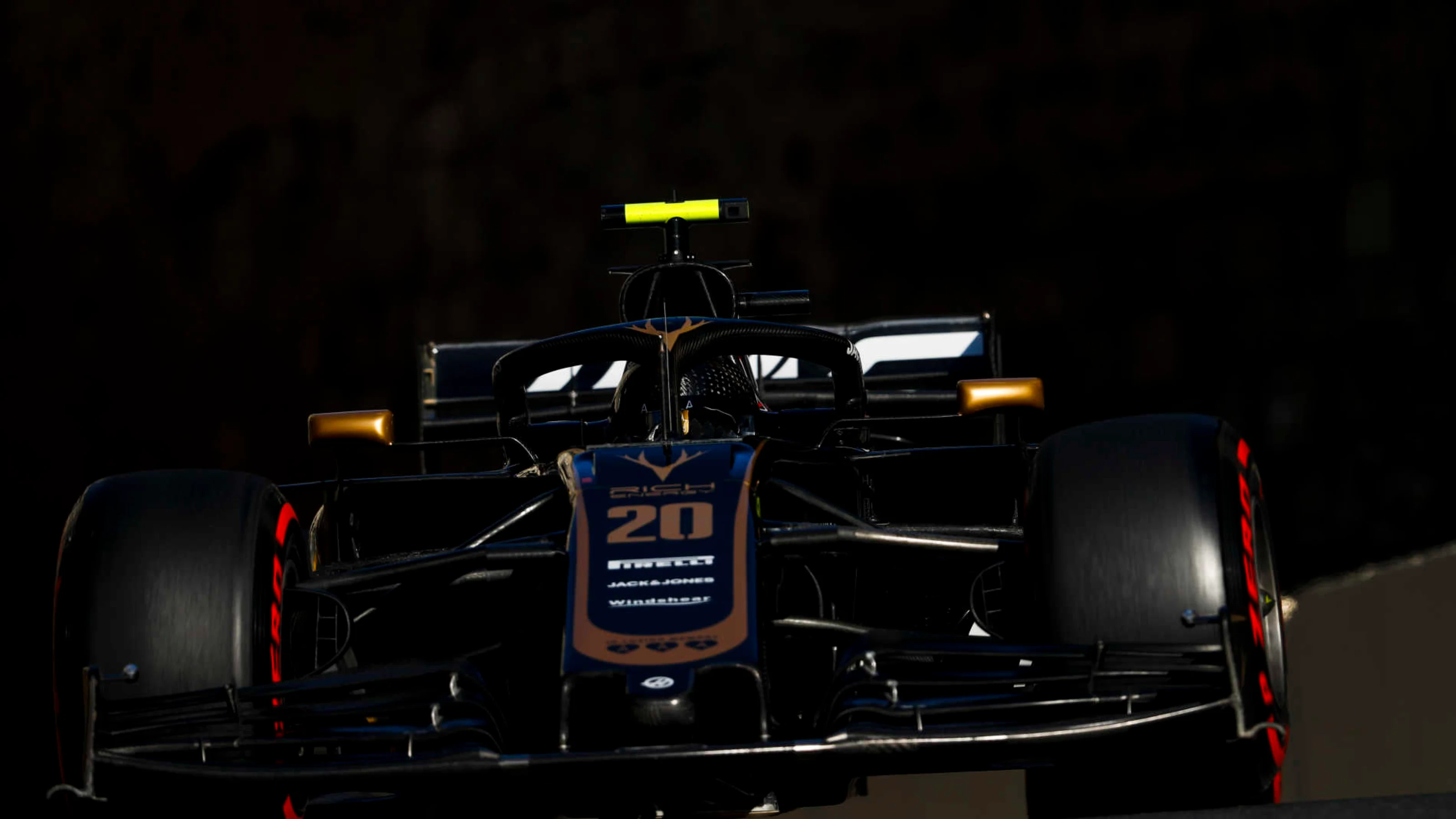 BAKU CITY CIRCUIT, AZERBAIJAN - APRIL 27: Kevin Magnussen, Haas VF-19 during the Azerbaijan GP at