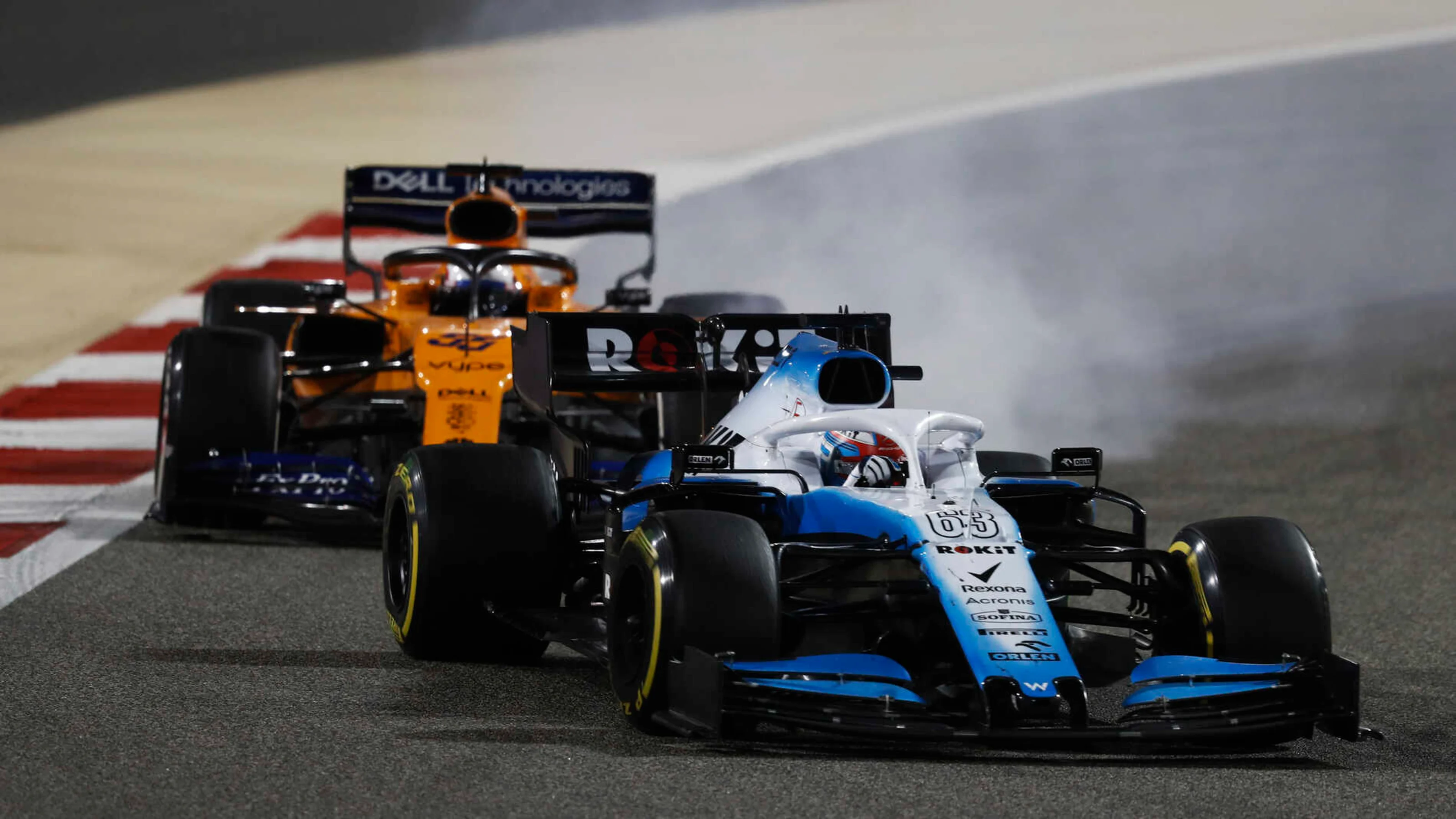 BAHRAIN INTERNATIONAL CIRCUIT, BAHRAIN - MARCH 31: George Russell, Williams Racing FW42, leads