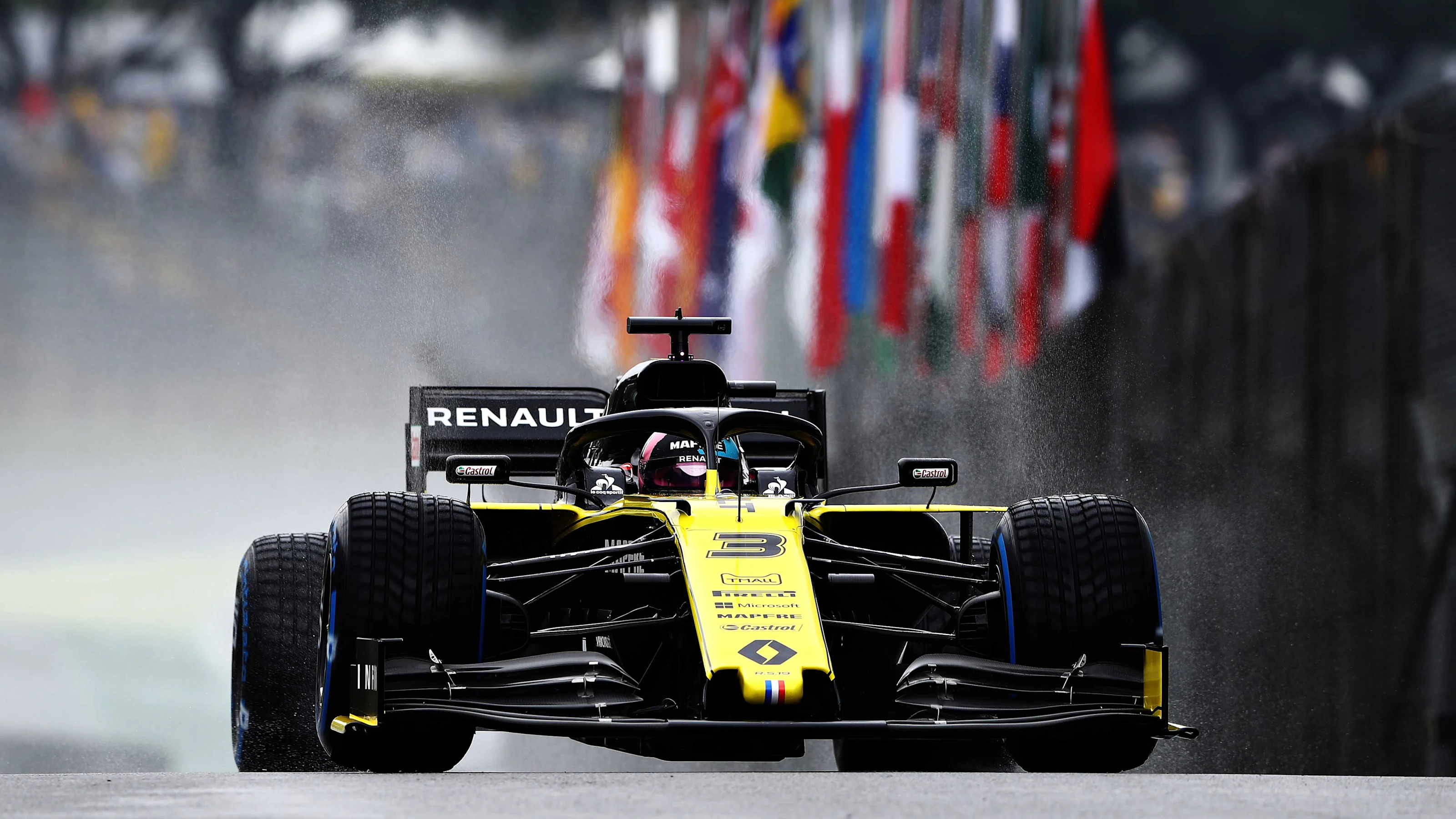 SAO PAULO, BRAZIL - NOVEMBER 15: Daniel Ricciardo of Australia driving the (3) Renault Sport