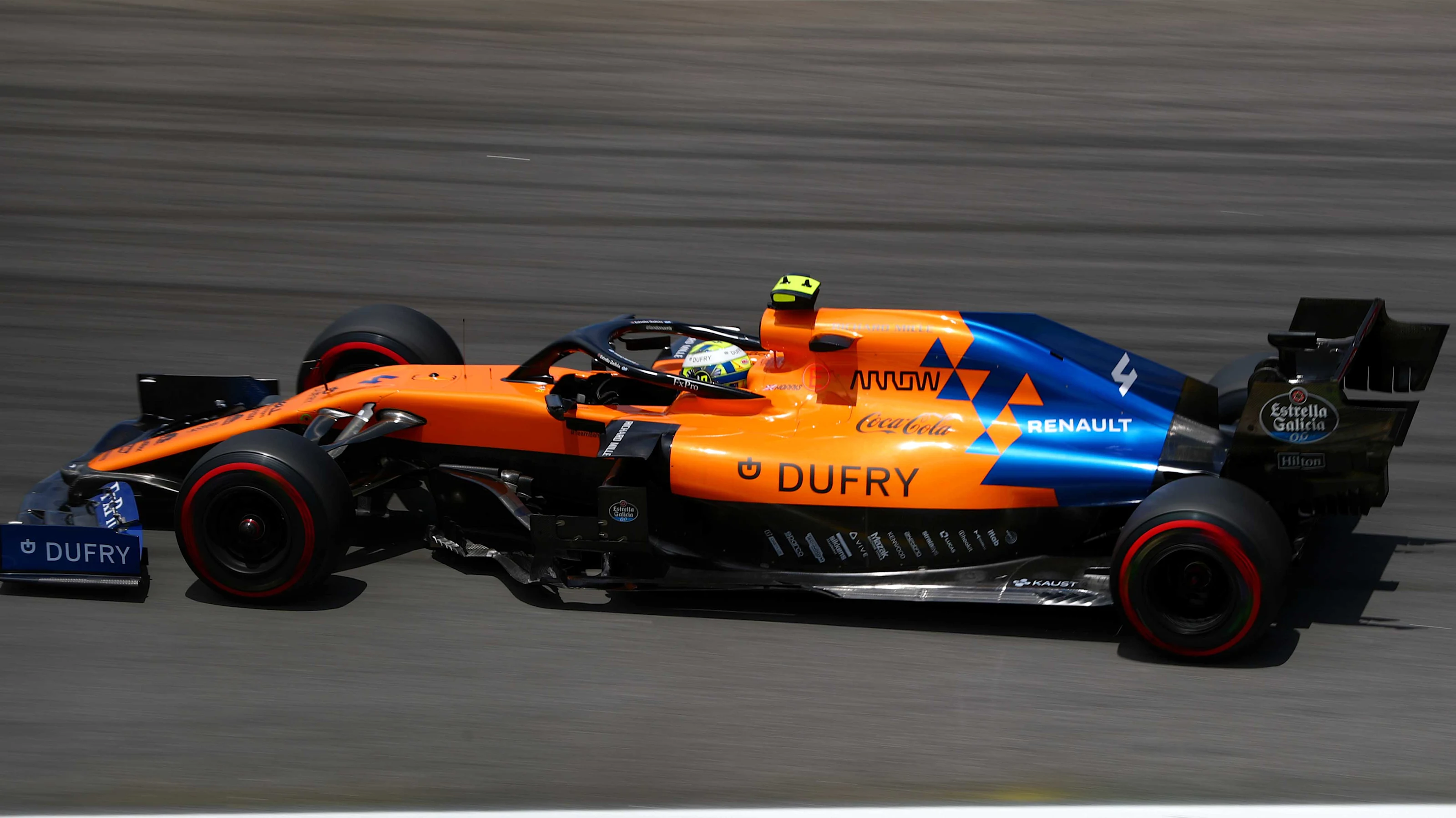 SAO PAULO, BRAZIL - NOVEMBER 16: Lando Norris of Great Britain driving the (4) McLaren F1 Team