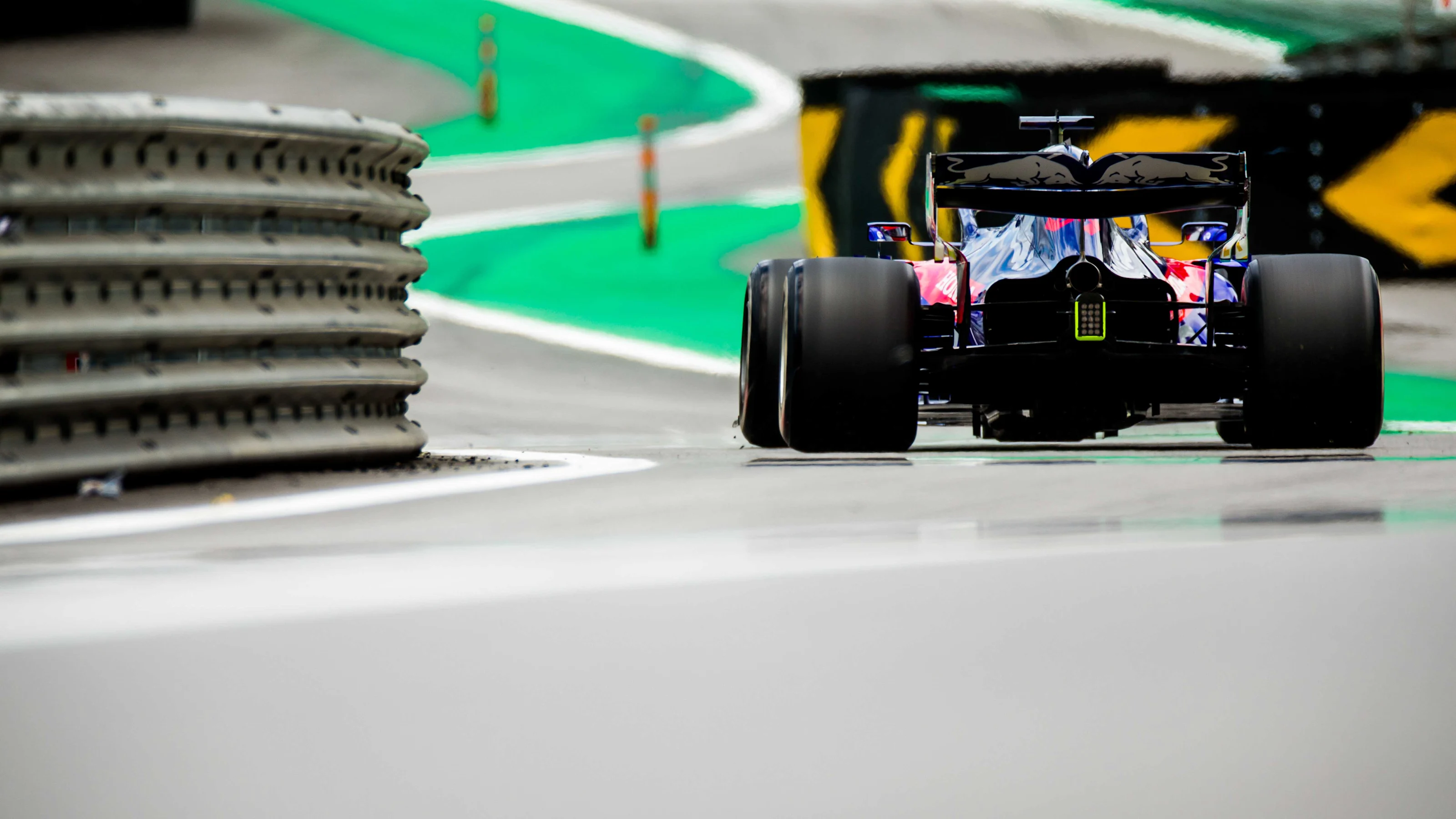 SAO PAULO, BRAZIL - NOVEMBER 16: Daniil Kvyat of Scuderia Toro Rosso and Russia during final