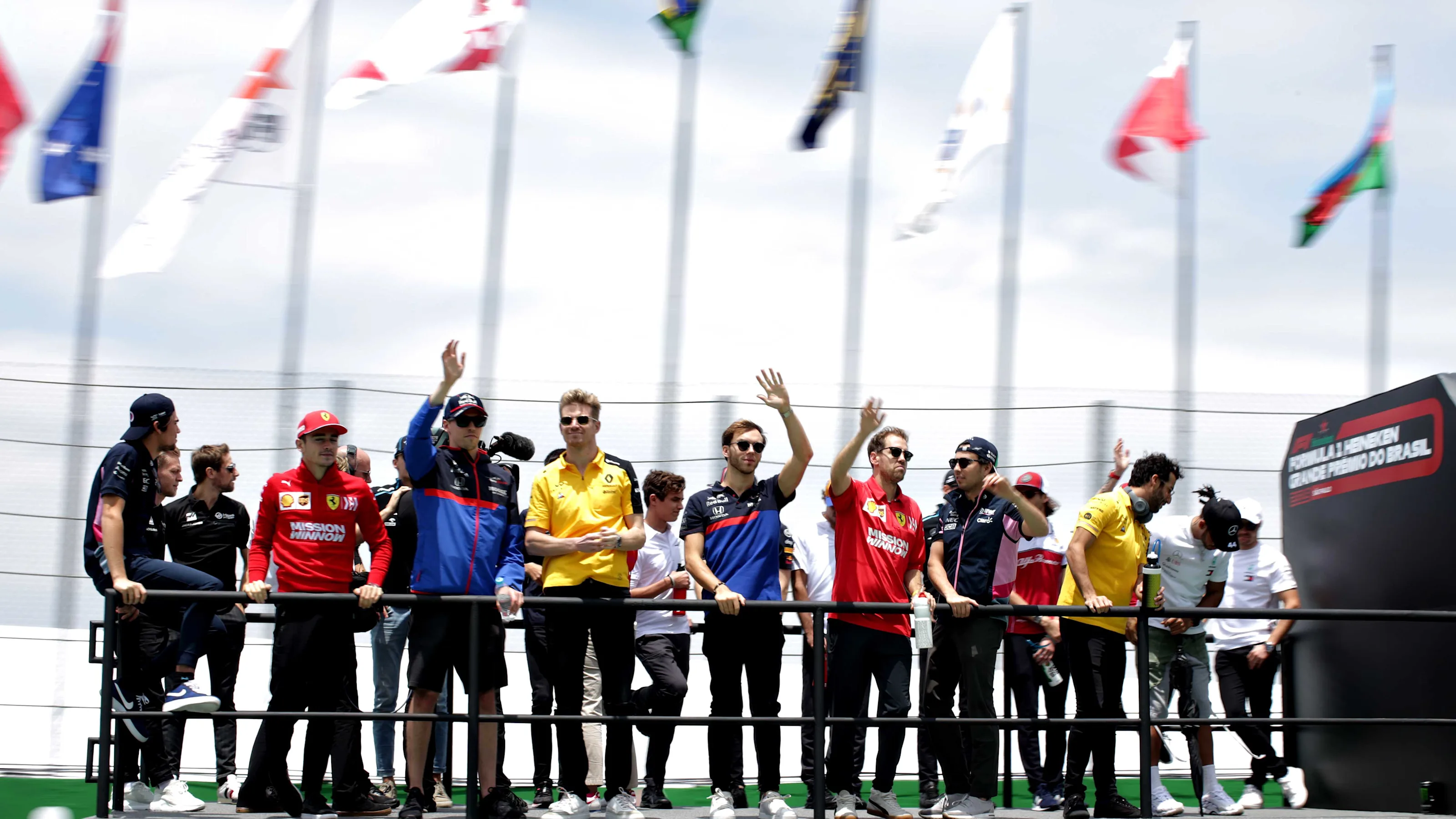 SAO PAULO, BRAZIL - NOVEMBER 17: Drivers including Daniil Kvyat of Russia and Scuderia Toro Rosso,