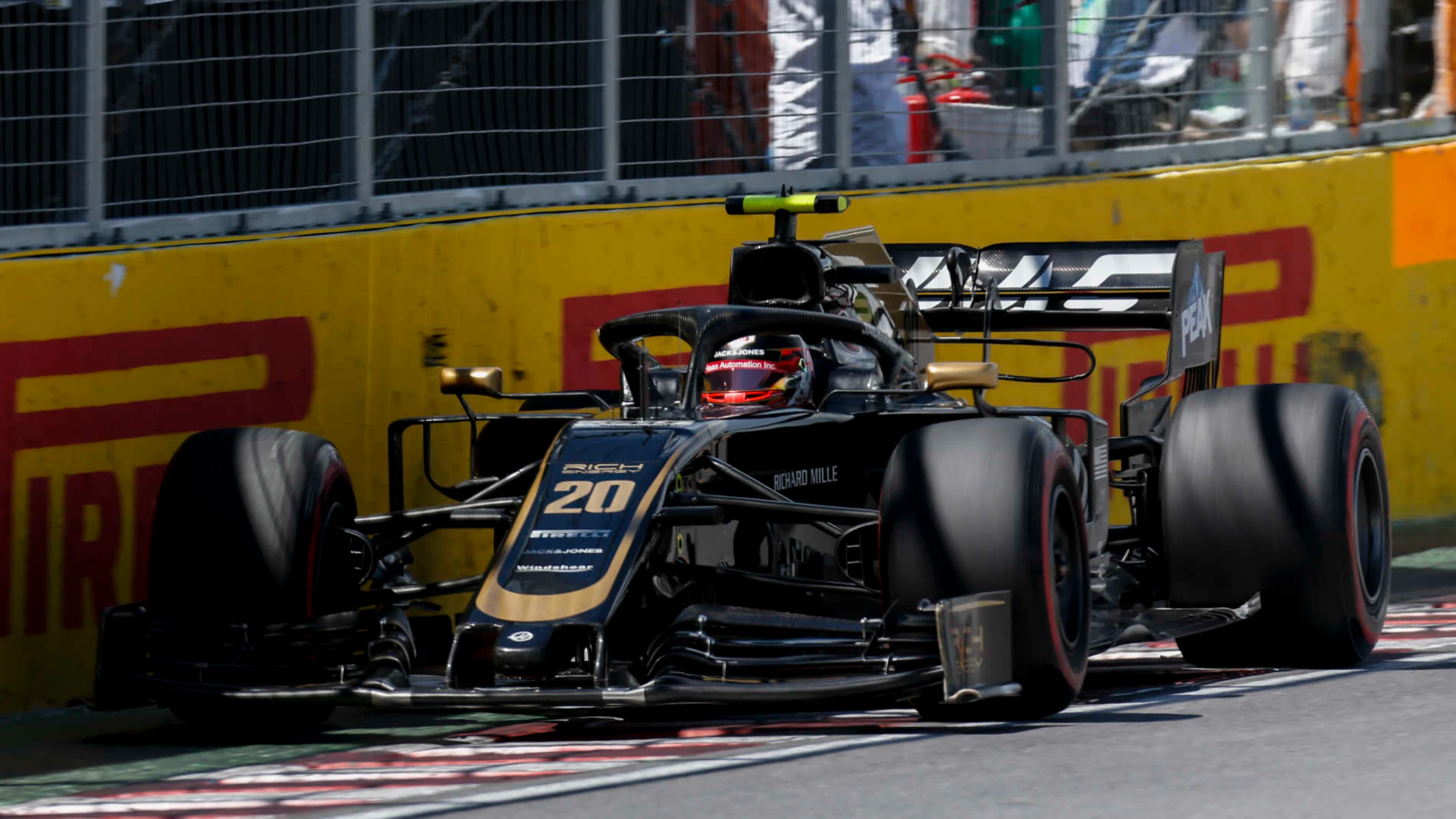 CIRCUIT GILLES-VILLENEUVE, CANADA - JUNE 08: Kevin Magnussen, Haas VF-19 during the Canadian GP at