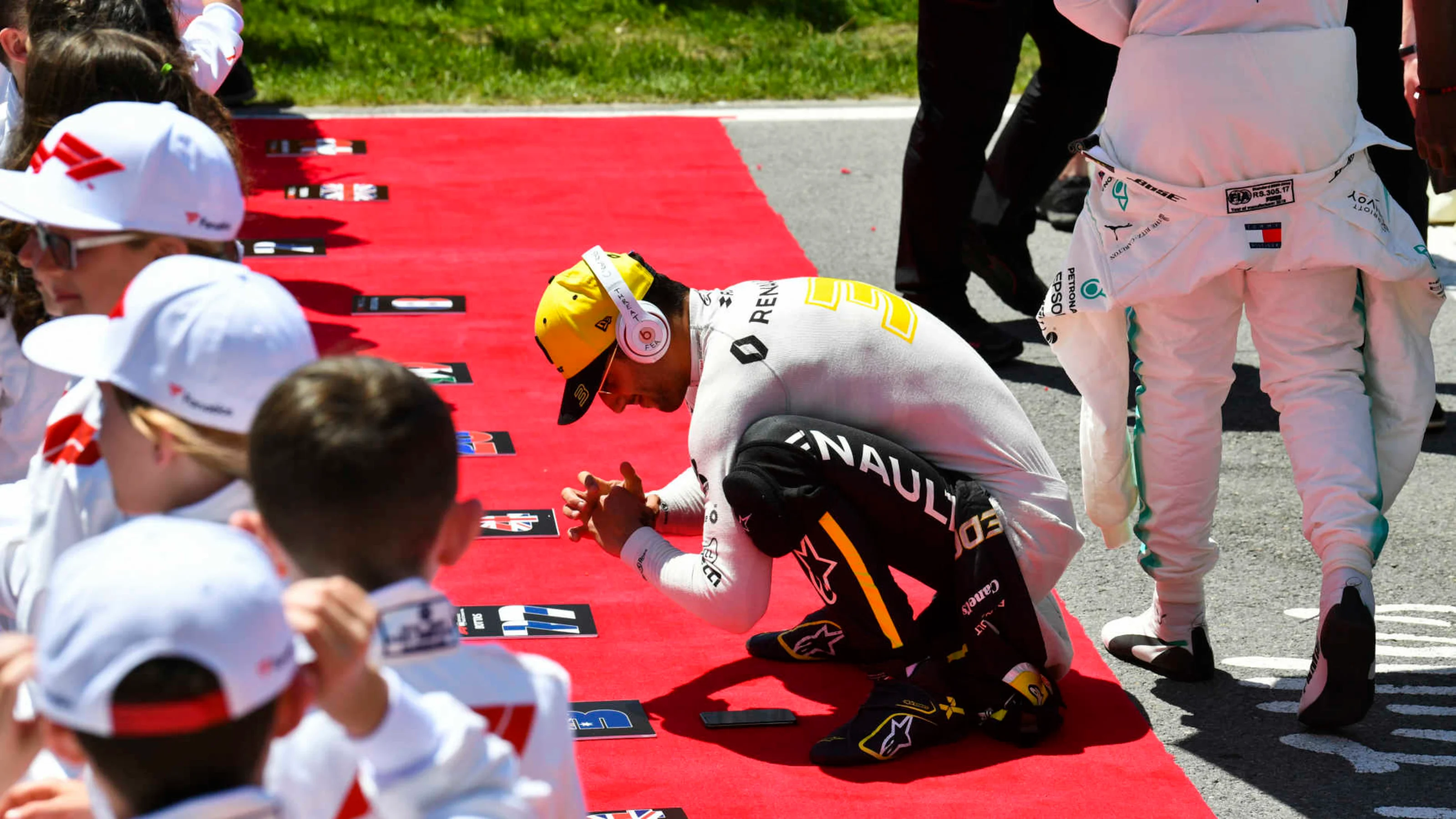 CIRCUIT GILLES-VILLENEUVE, CANADA - JUNE 09: Daniel Ricciardo, Renault F1 Team, on the grid during