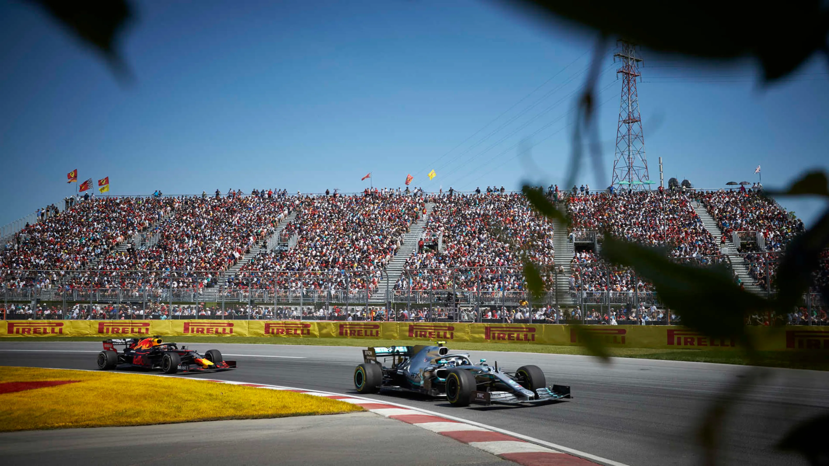 CIRCUIT GILLES-VILLENEUVE, CANADA - JUNE 09: Valtteri Bottas, Mercedes AMG W10, leads Max
