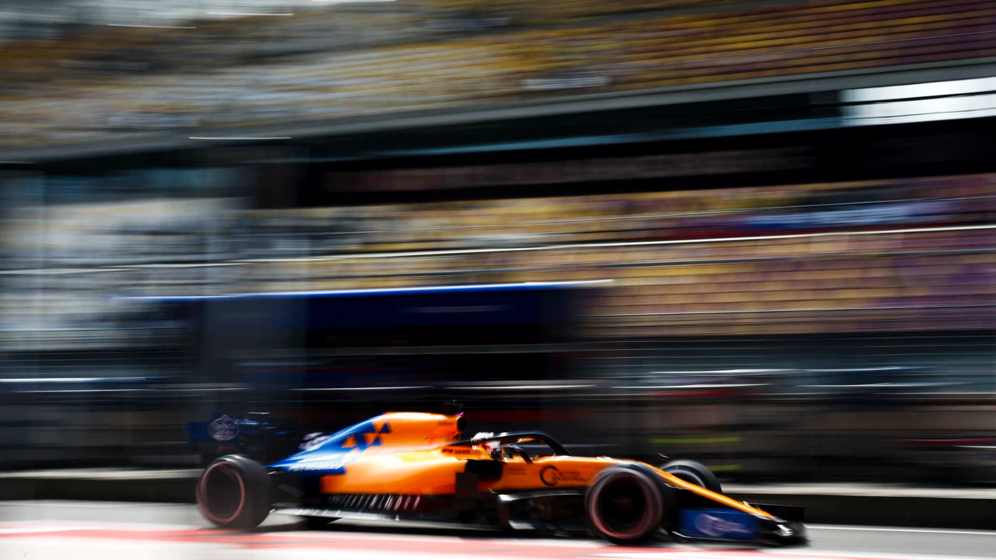 SHANGHAI INTERNATIONAL CIRCUIT, CHINA - APRIL 12: Carlos Sainz Jr., McLaren MCL34 during the