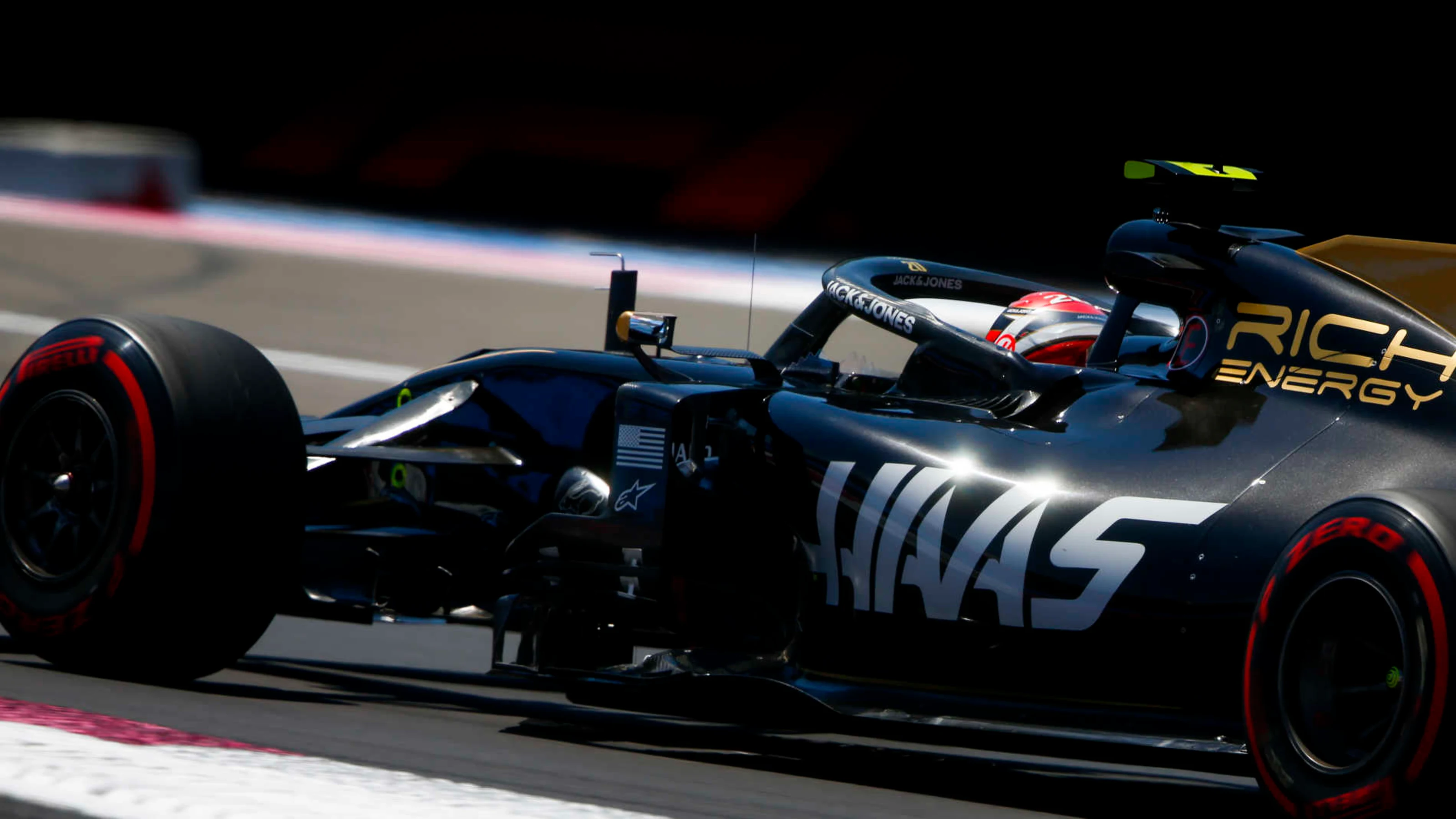 CIRCUIT PAUL RICARD, FRANCE - JUNE 22: Kevin Magnussen, Haas VF-19 during the French GP at Circuit